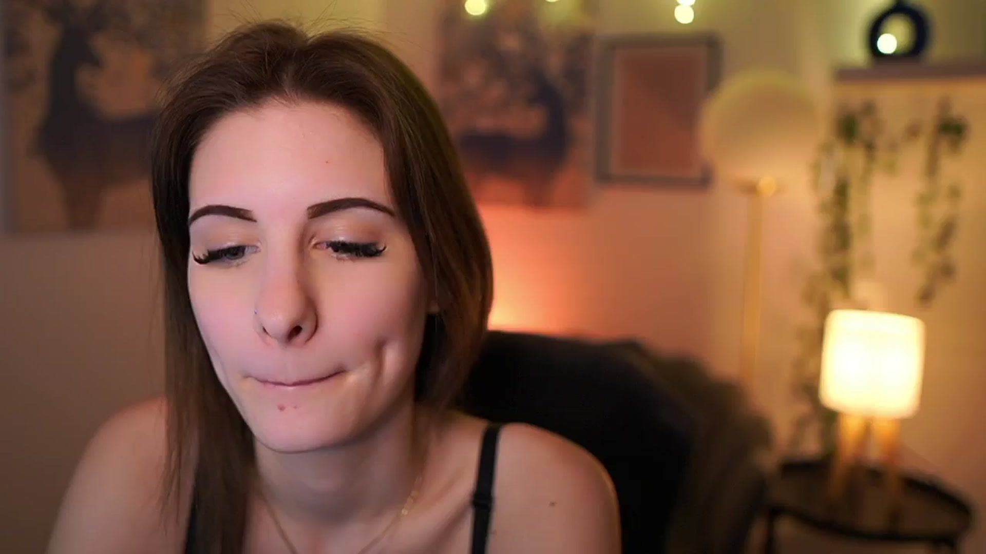 Gallery image thumbnail from Ellie_Shae's myfreecams stream on, 01/31/2025, 16:54 image 17 of 20
