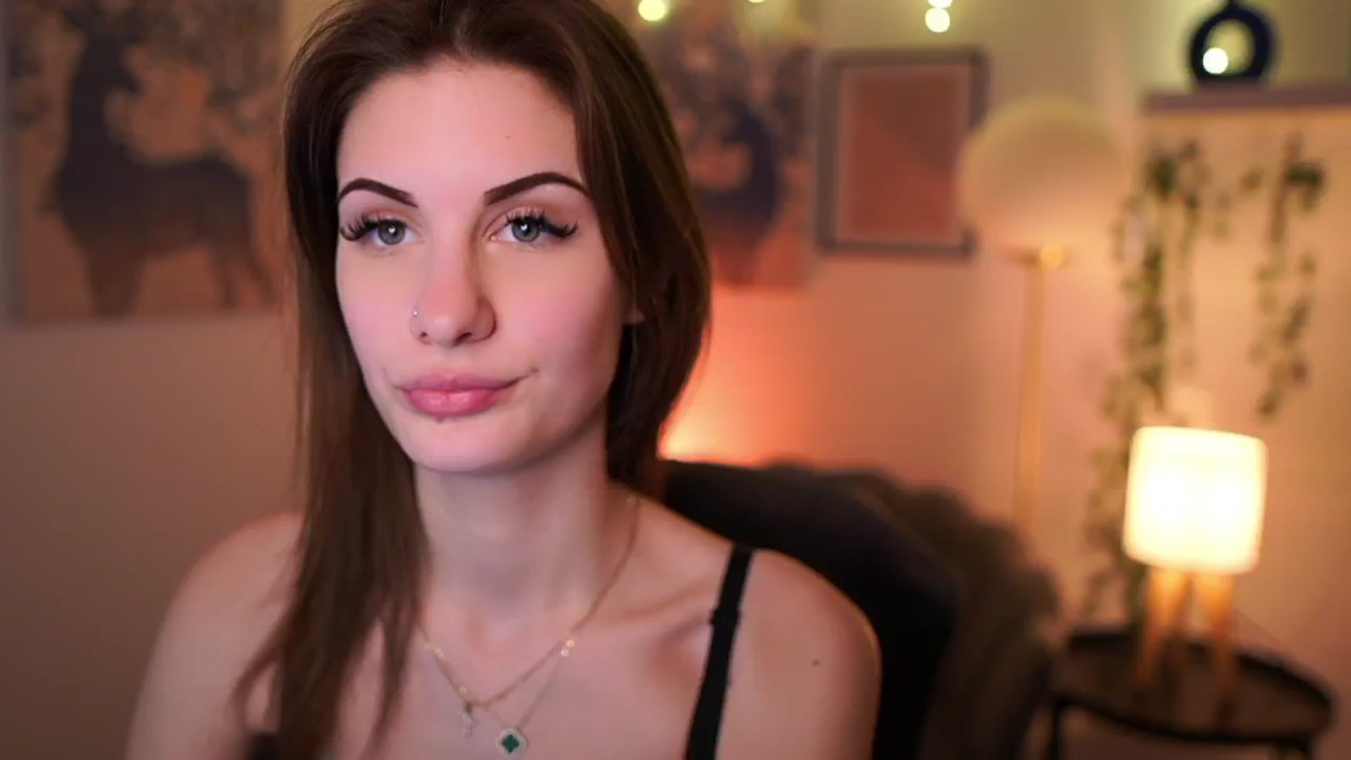Gallery image thumbnail from Ellie_Shae's myfreecams stream on, 01/31/2025, 16:54 image 10 of 20