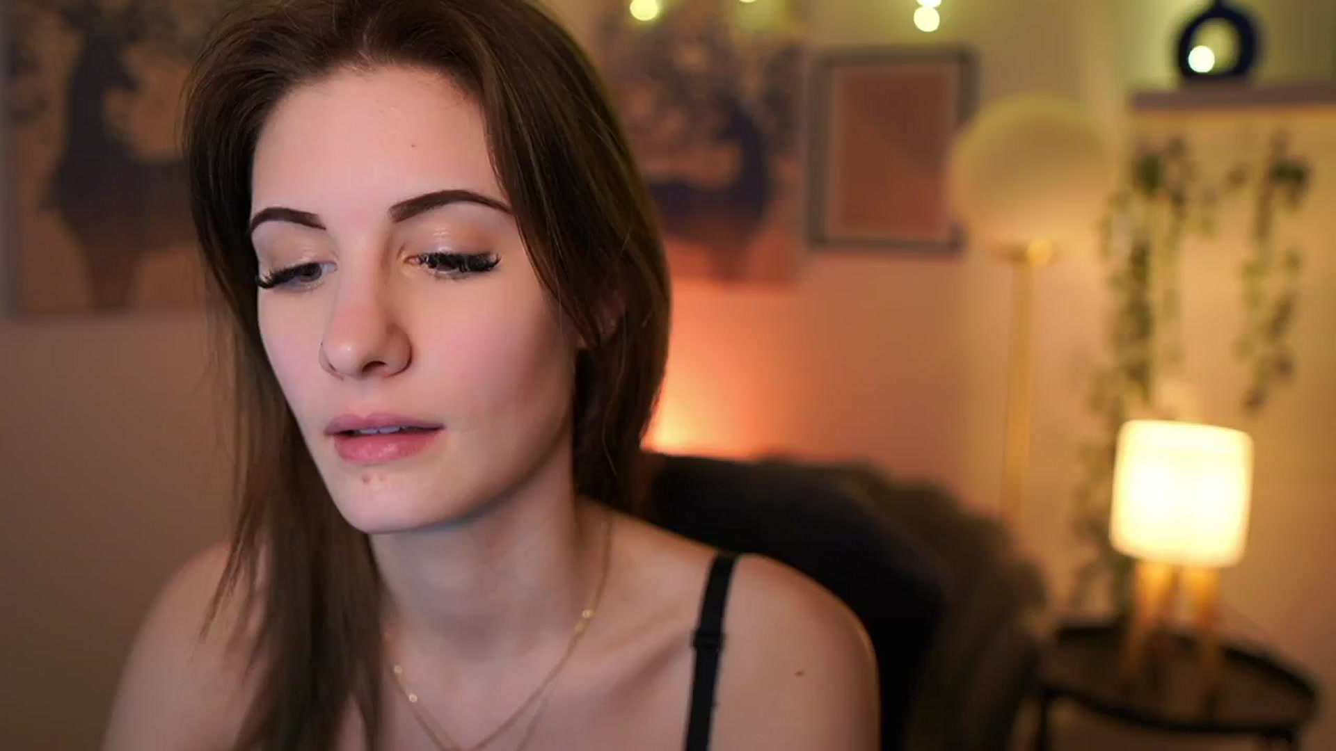 Gallery image thumbnail from Ellie_Shae's myfreecams stream on, 01/31/2025, 16:54 image 9 of 20