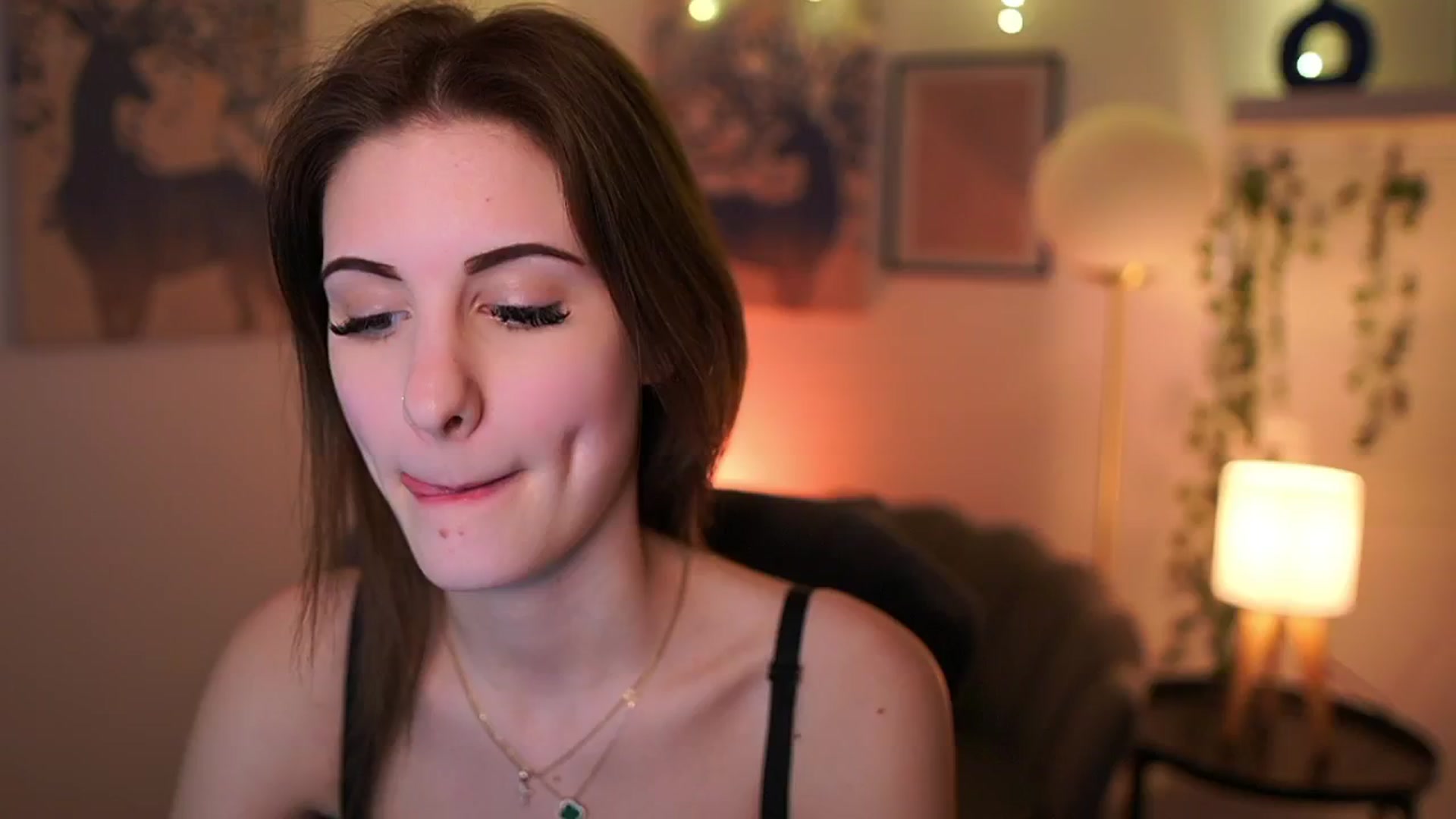 Gallery image thumbnail from Ellie_Shae's myfreecams stream on, 01/31/2025, 16:54 image 12 of 20