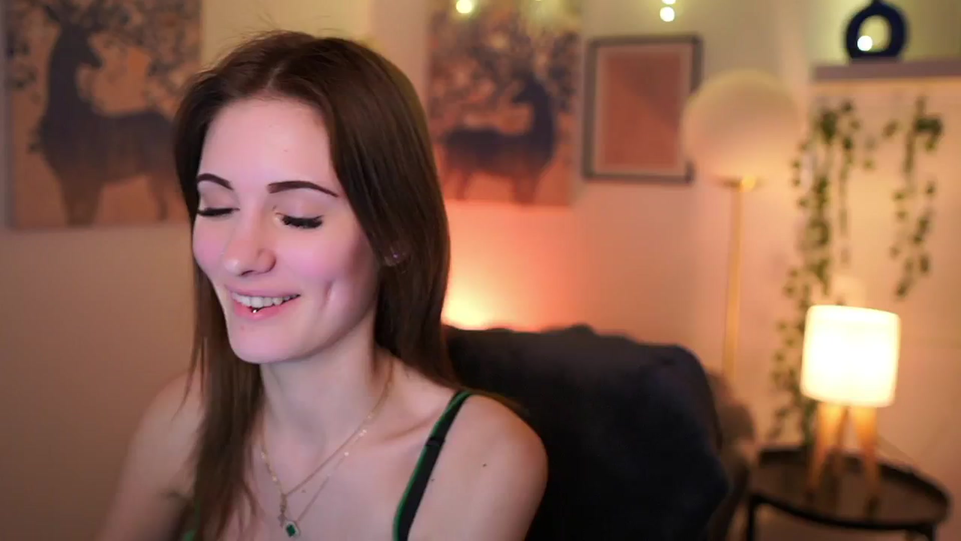 Gallery image thumbnail from Ellie_Shae's myfreecams stream on, 01/31/2025, 18:35 image 13 of 20