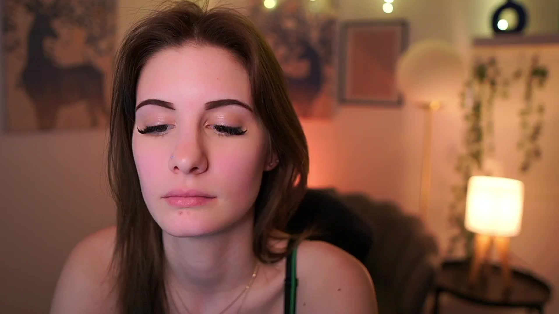 Gallery image thumbnail from Ellie_Shae's myfreecams stream on, 01/31/2025, 18:35 image 1 of 20