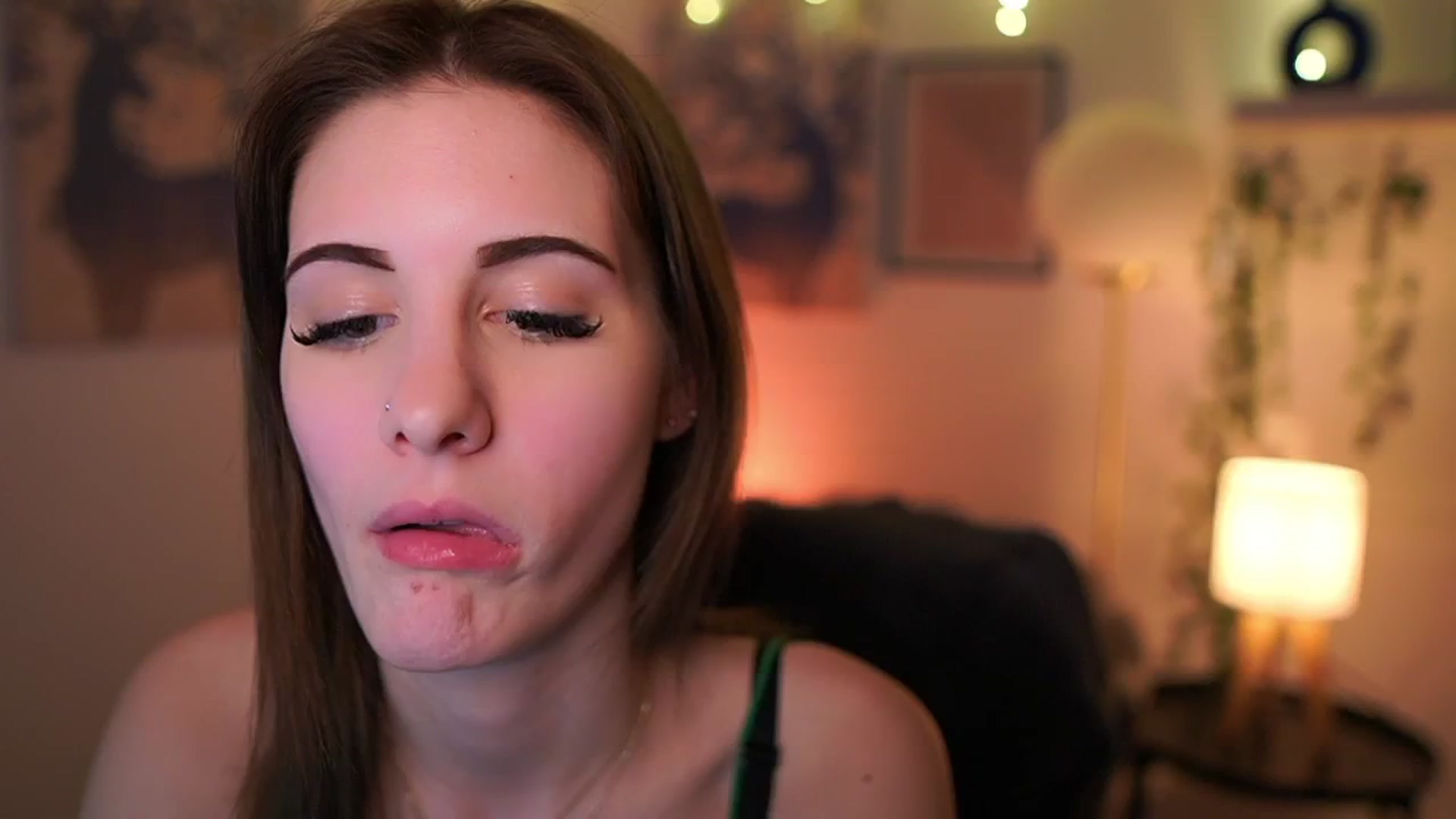 Gallery image thumbnail from Ellie_Shae's myfreecams stream on, 01/31/2025, 18:35 image 12 of 20