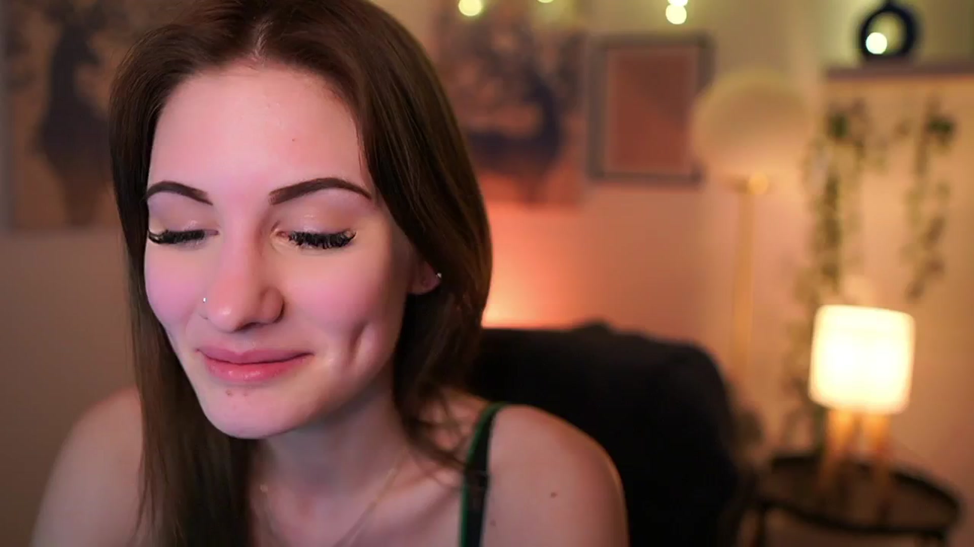 Gallery image thumbnail from Ellie_Shae's myfreecams stream on, 01/31/2025, 18:35 image 14 of 20