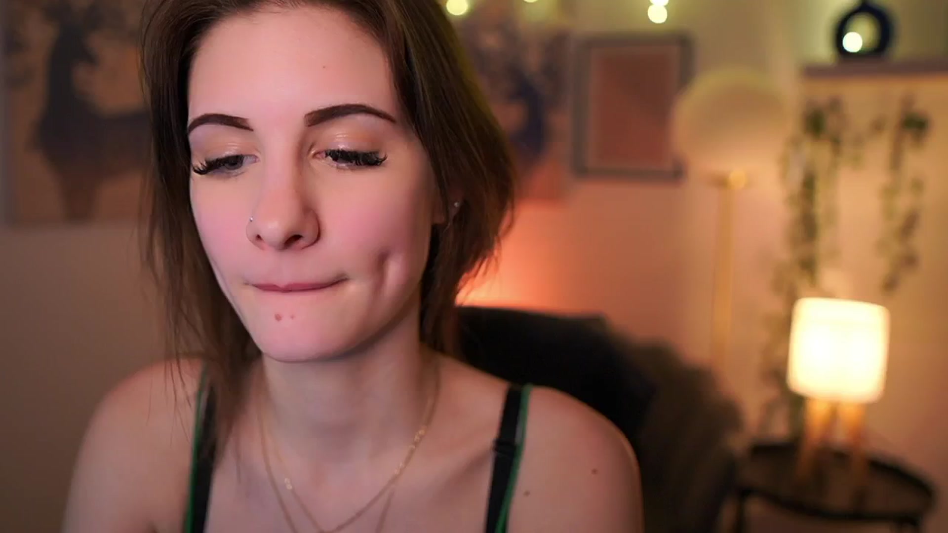 Gallery image thumbnail from Ellie_Shae's myfreecams stream on, 01/31/2025, 18:35 image 5 of 20
