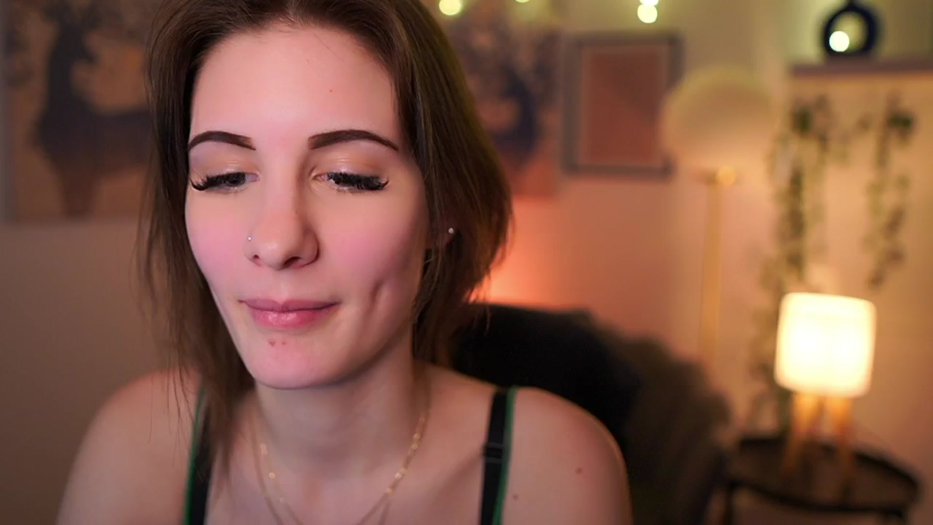 Gallery image thumbnail from Ellie_Shae's myfreecams stream on, 01/31/2025, 18:35 image 6 of 20