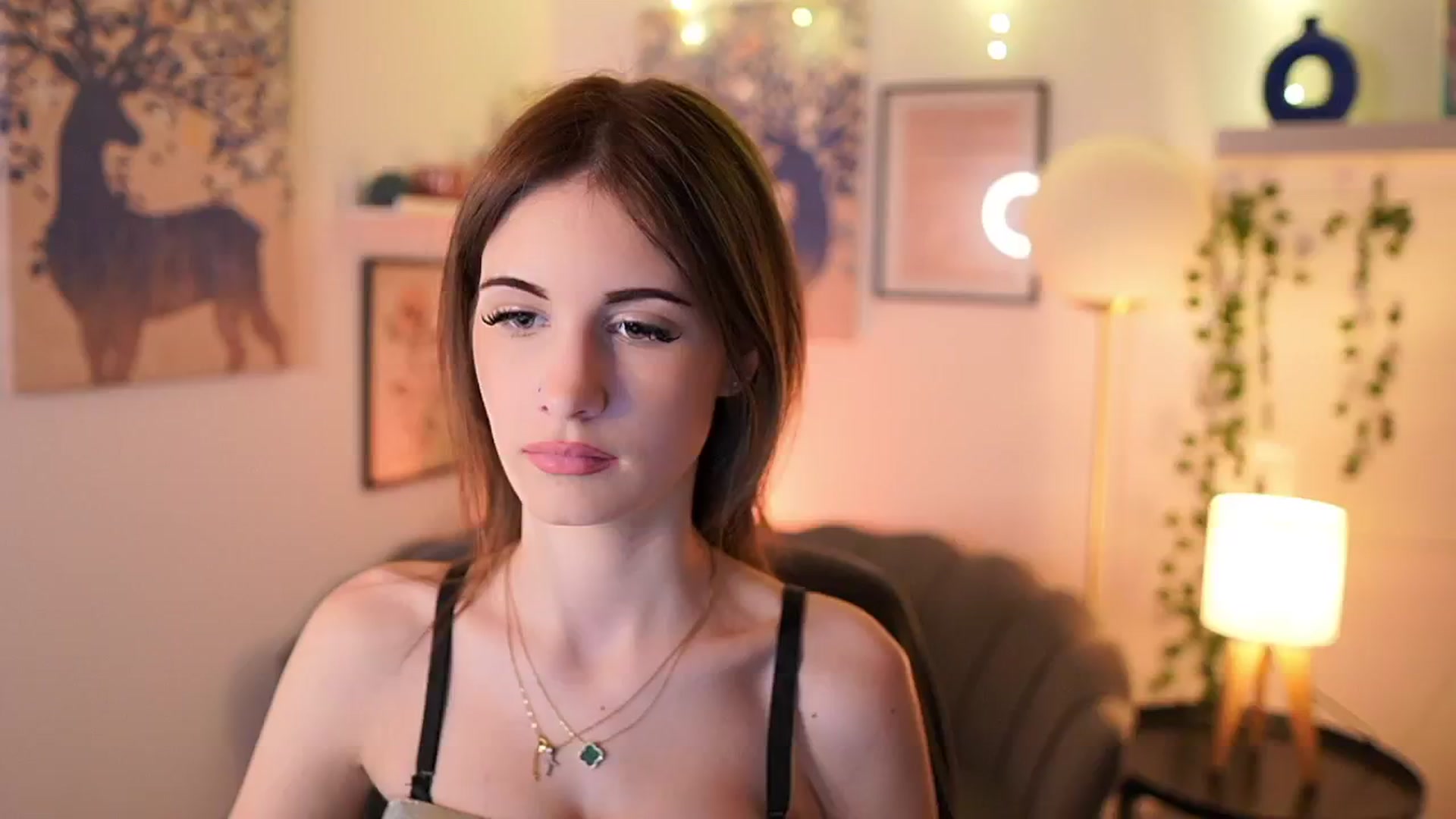 Gallery image thumbnail from Ellie_Shae's myfreecams stream on, 02/01/2025, 14:36 image 11 of 20