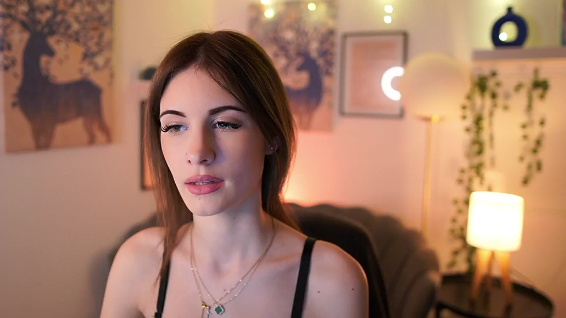 Gallery image thumbnail from Ellie_Shae's myfreecams stream on, 02/01/2025, 14:36 image 19 of 20