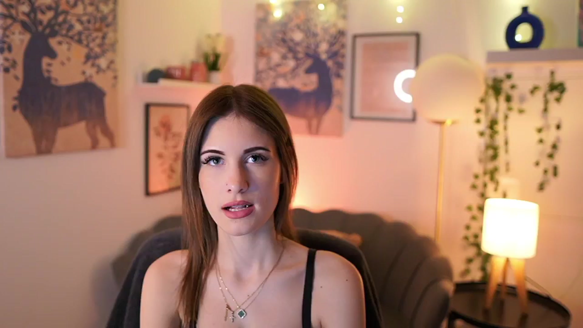Gallery image thumbnail from Ellie_Shae's myfreecams stream on, 02/01/2025, 14:36 image 2 of 20