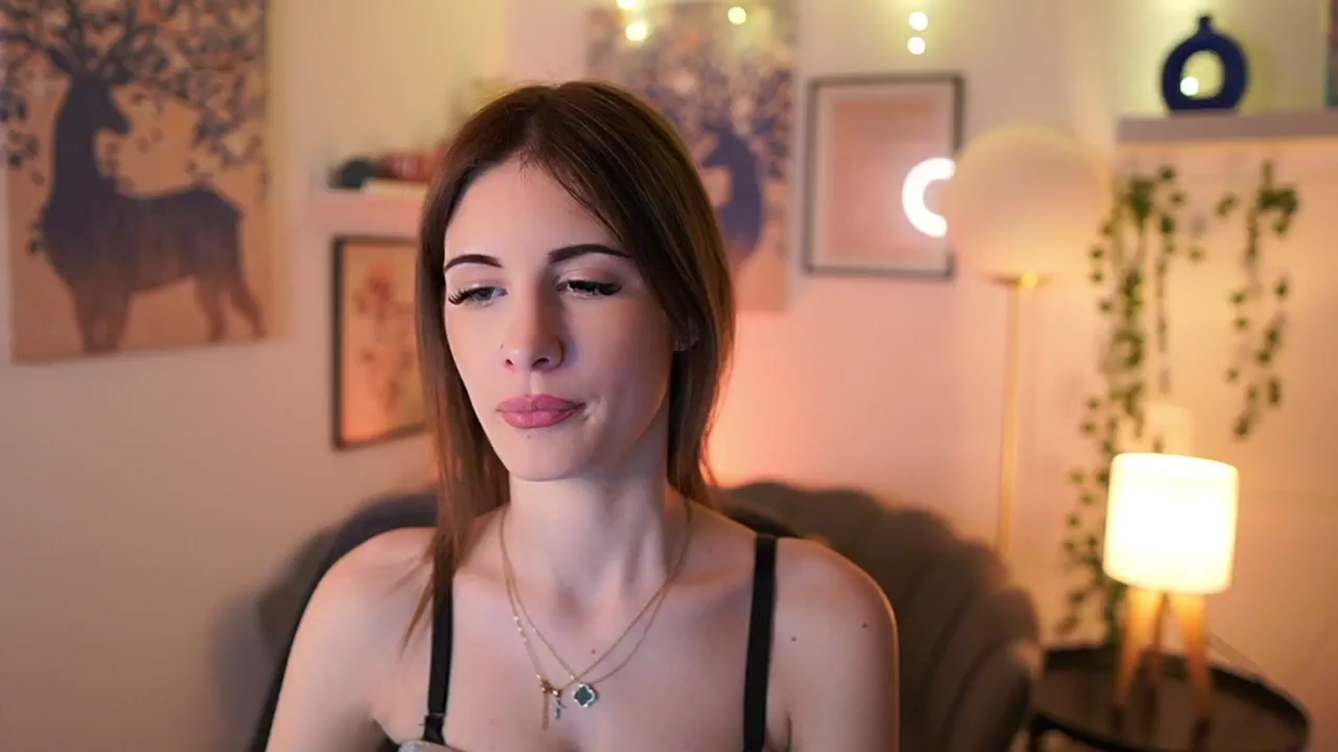 Gallery image thumbnail from Ellie_Shae's myfreecams stream on, 02/01/2025, 14:36 image 17 of 20