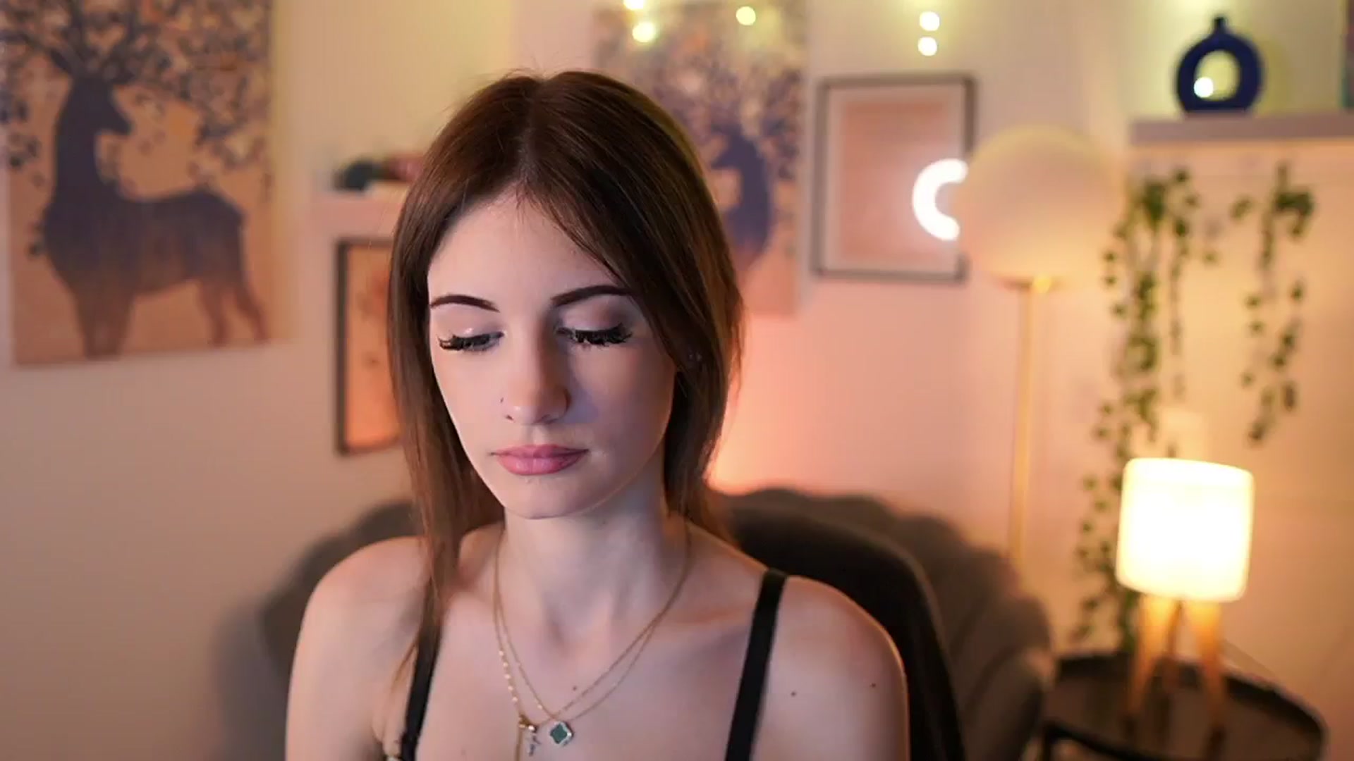 Gallery image thumbnail from Ellie_Shae's myfreecams stream on, 02/01/2025, 14:36 image 18 of 20