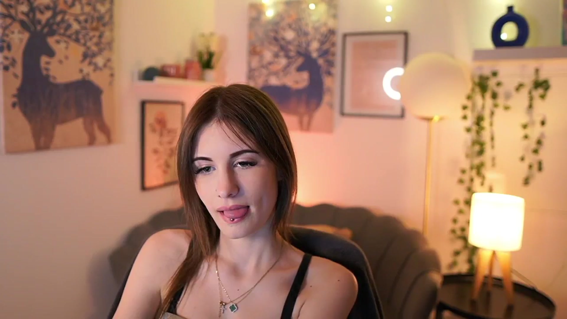 Gallery image thumbnail from Ellie_Shae's myfreecams stream on, 02/01/2025, 16:52 image 6 of 20