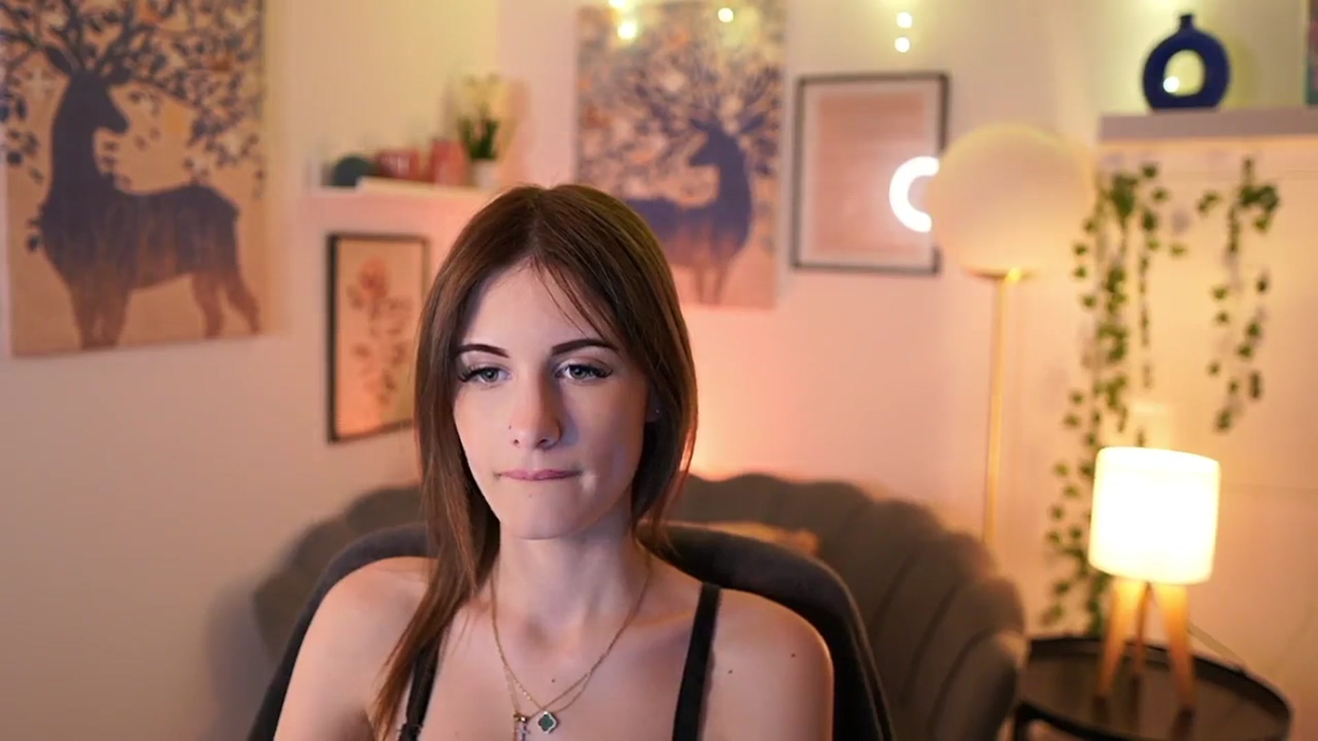 Gallery image thumbnail from Ellie_Shae's myfreecams stream on, 02/01/2025, 16:52 image 8 of 20