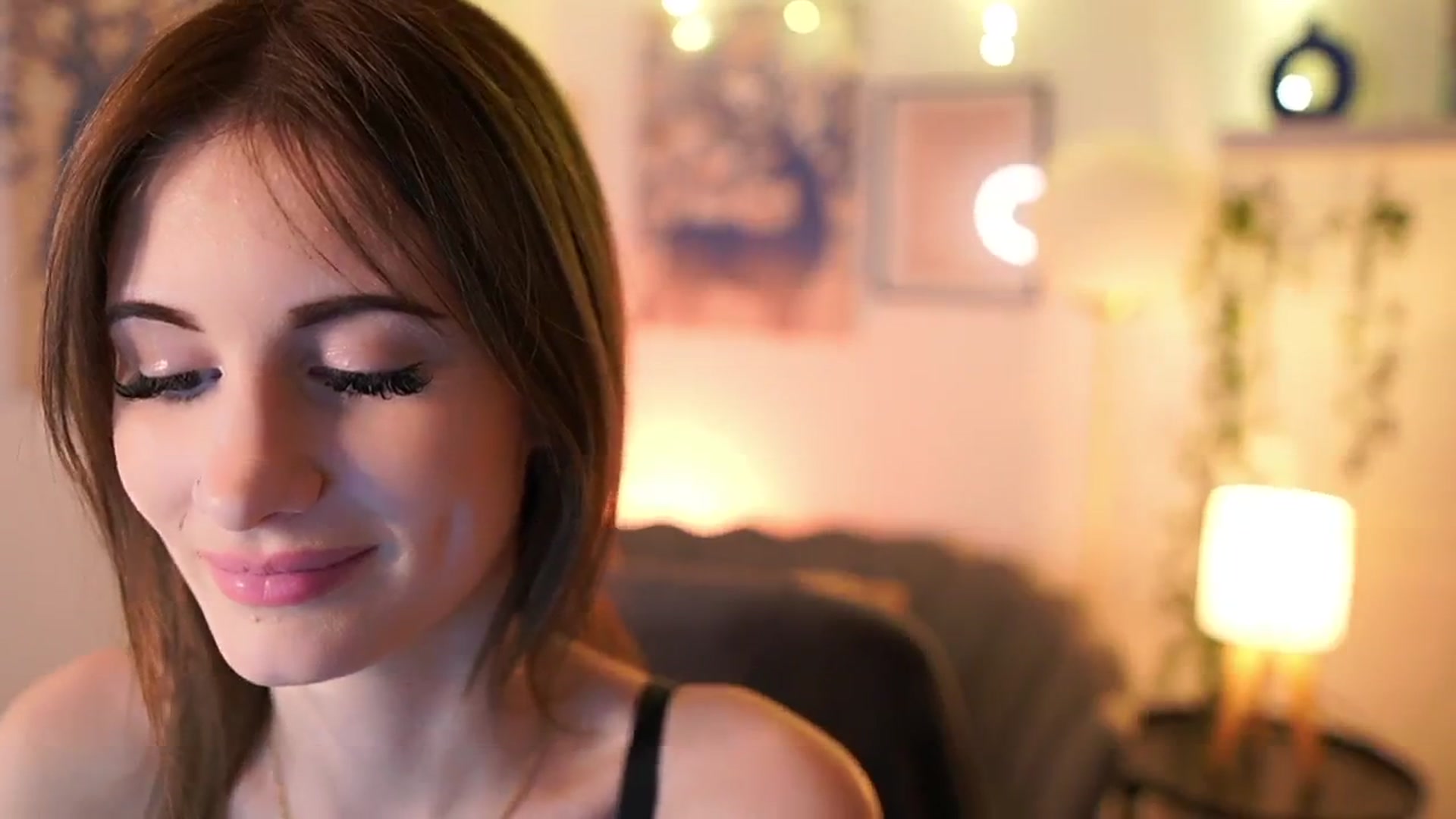 Gallery image thumbnail from Ellie_Shae's myfreecams stream on, 02/01/2025, 16:52 image 13 of 20
