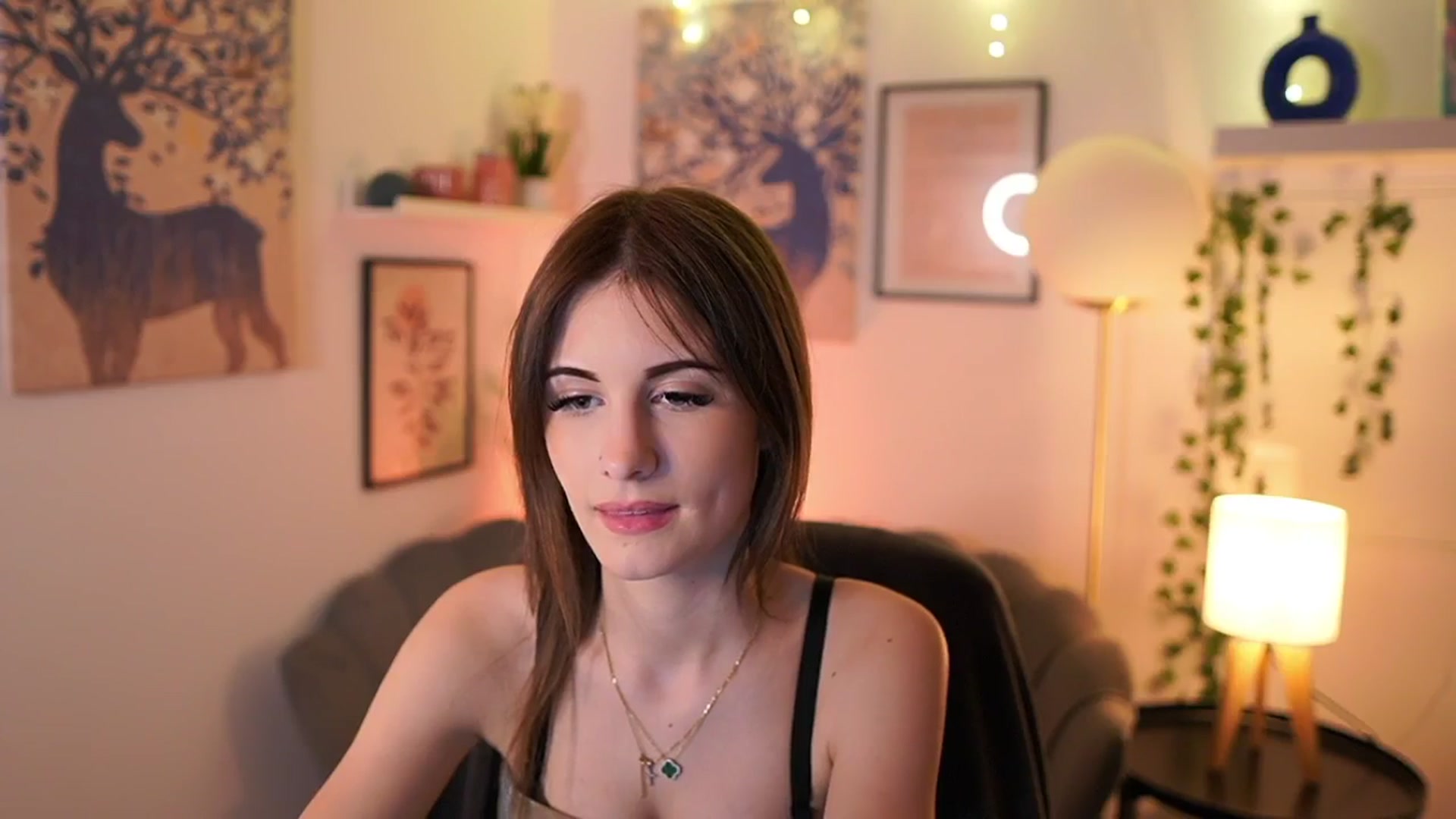 Gallery image thumbnail from Ellie_Shae's myfreecams stream on, 02/01/2025, 16:52 image 14 of 20