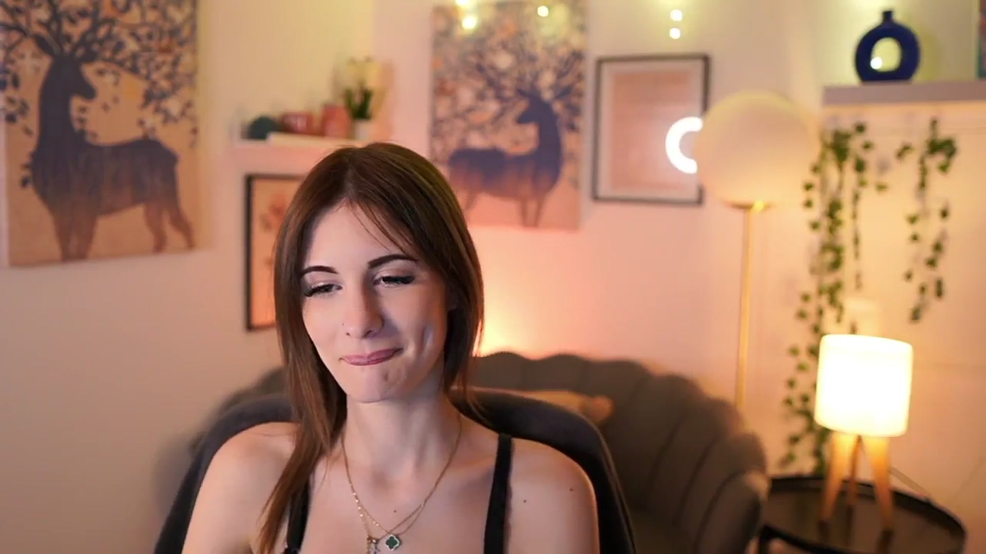 Gallery image thumbnail from Ellie_Shae's myfreecams stream on, 02/01/2025, 16:52 image 9 of 20