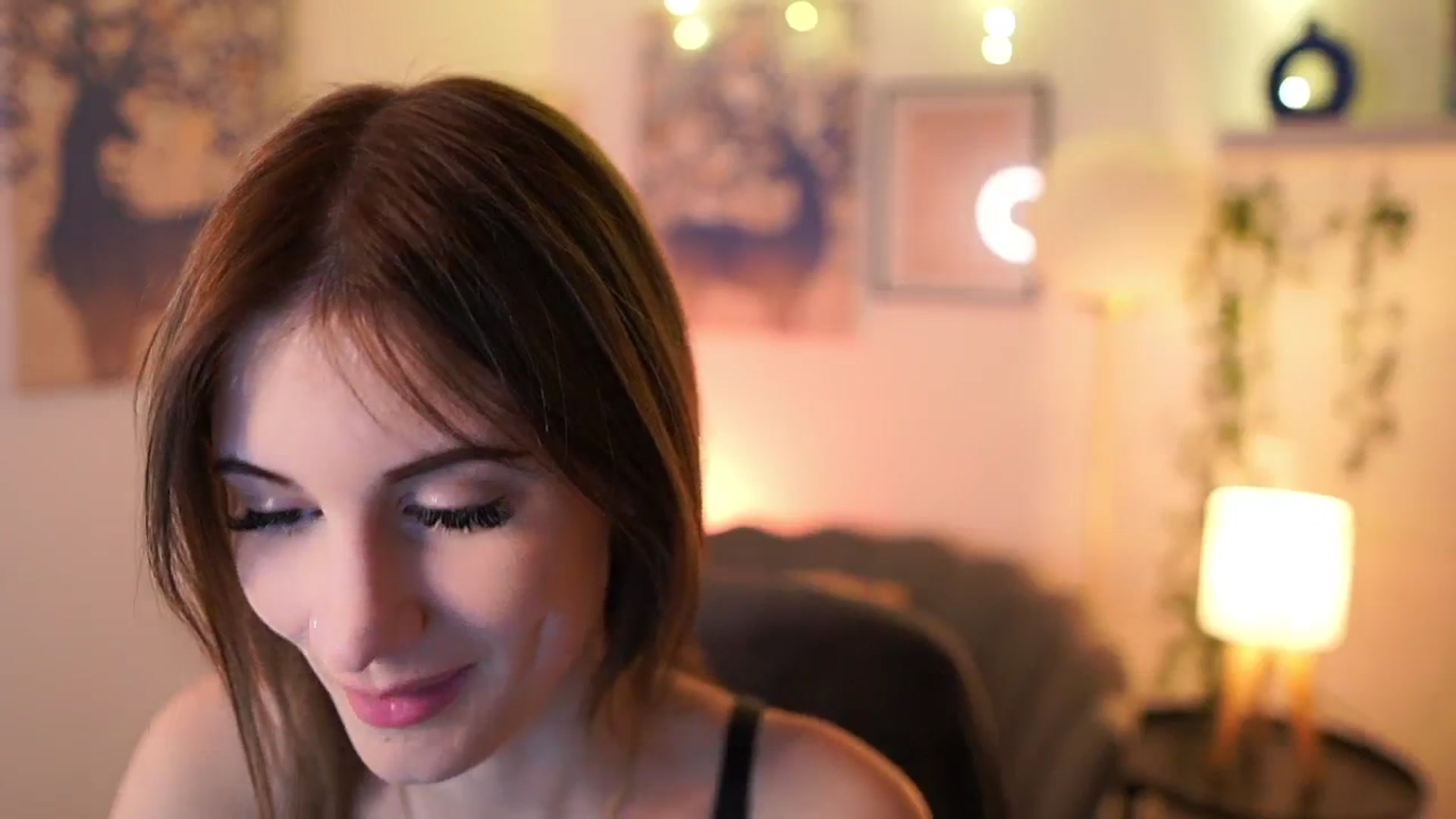 Gallery image thumbnail from Ellie_Shae's myfreecams stream on, 02/01/2025, 16:52 image 5 of 20