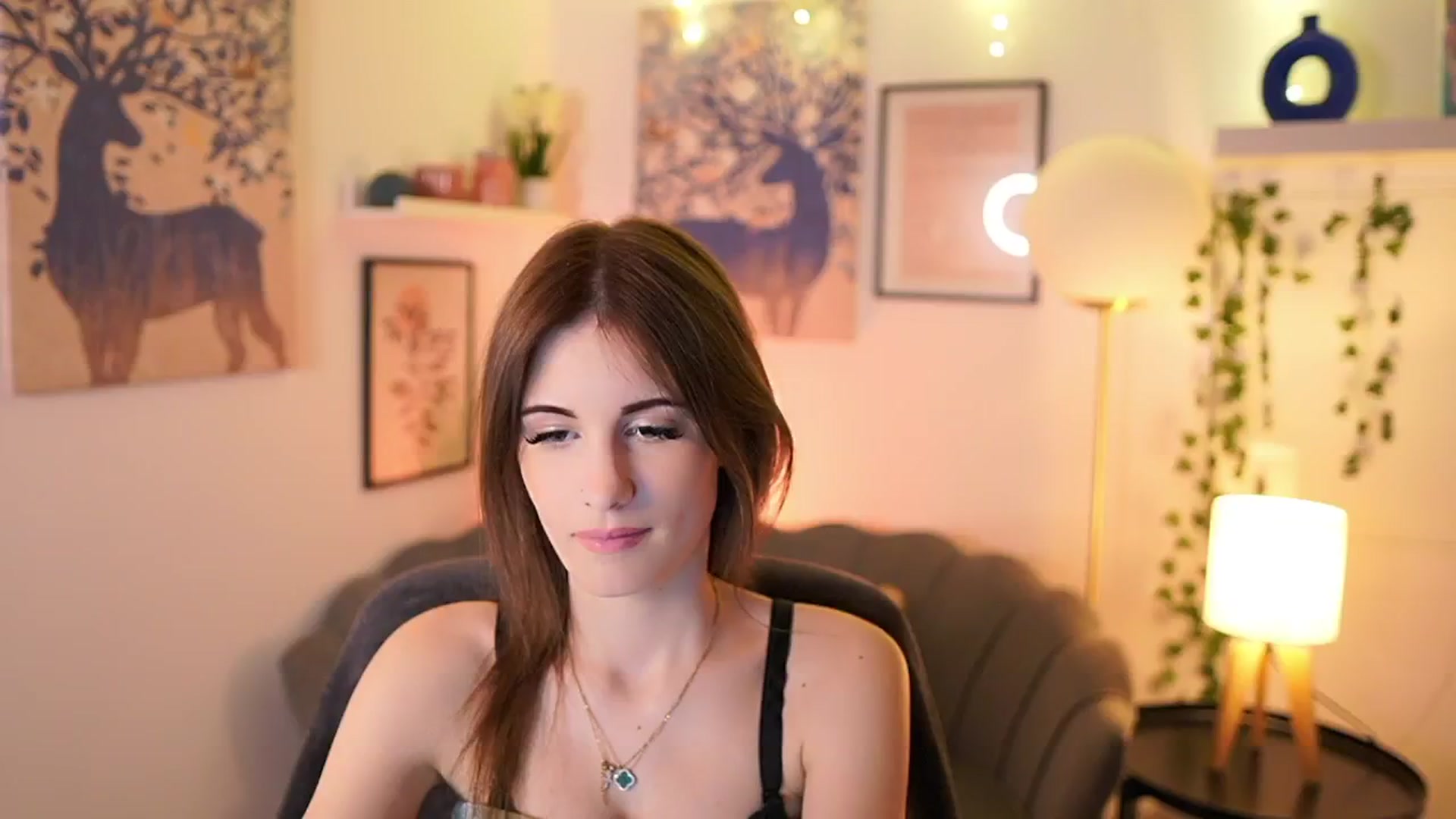 Gallery image thumbnail from Ellie_Shae's myfreecams stream on, 02/01/2025, 17:21 image 3 of 20