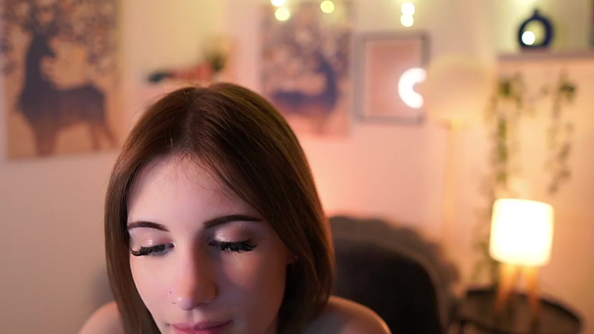 Gallery image thumbnail from Ellie_Shae's myfreecams stream on, 02/01/2025, 19:03 image 16 of 20