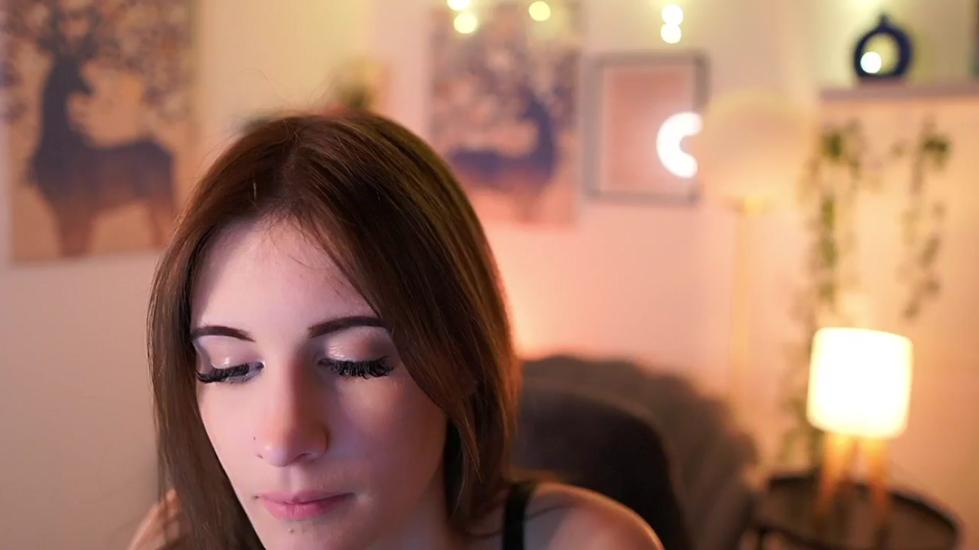 Gallery image thumbnail from Ellie_Shae's myfreecams stream on, 02/01/2025, 19:03 image 14 of 20