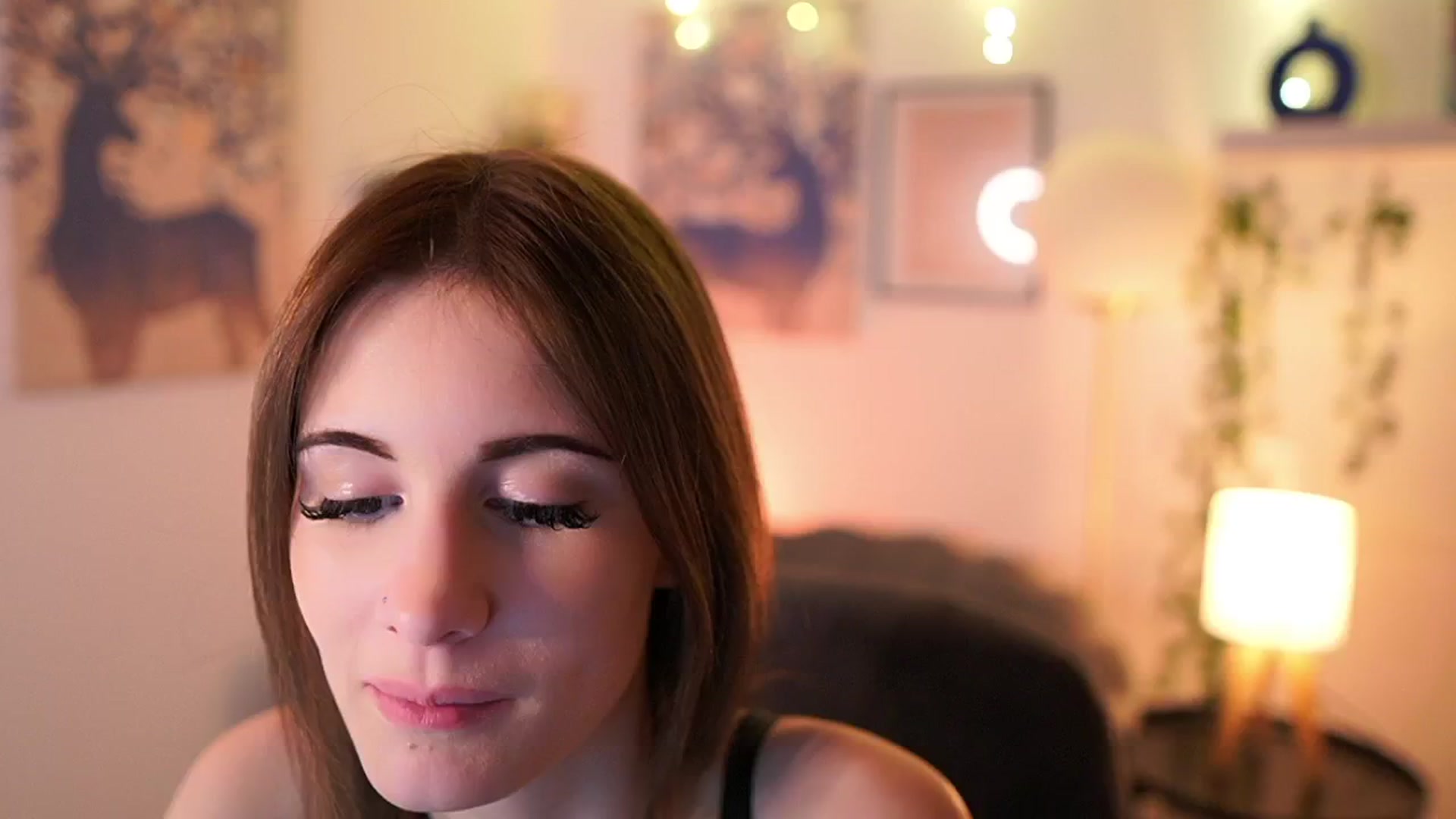 Gallery image thumbnail from Ellie_Shae's myfreecams stream on, 02/01/2025, 19:03 image 18 of 20