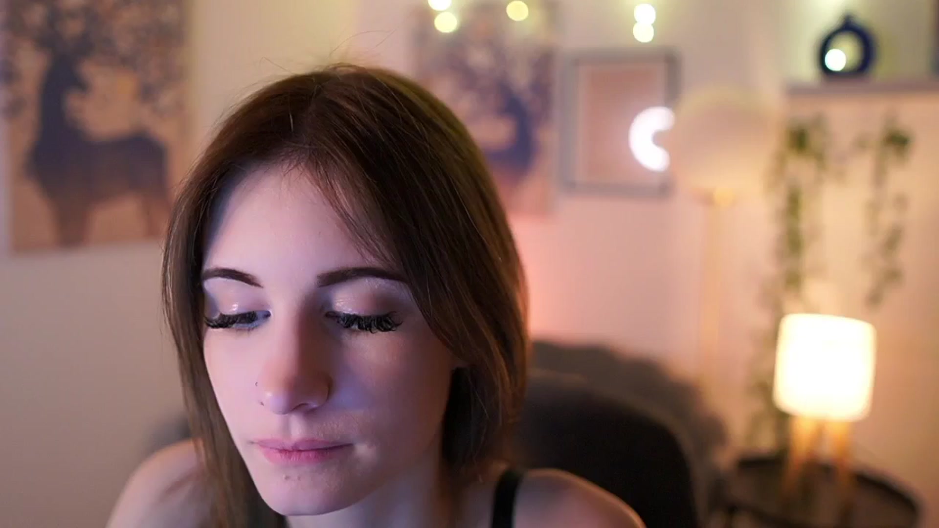 Gallery image thumbnail from Ellie_Shae's myfreecams stream on, 02/01/2025, 19:03 image 10 of 20