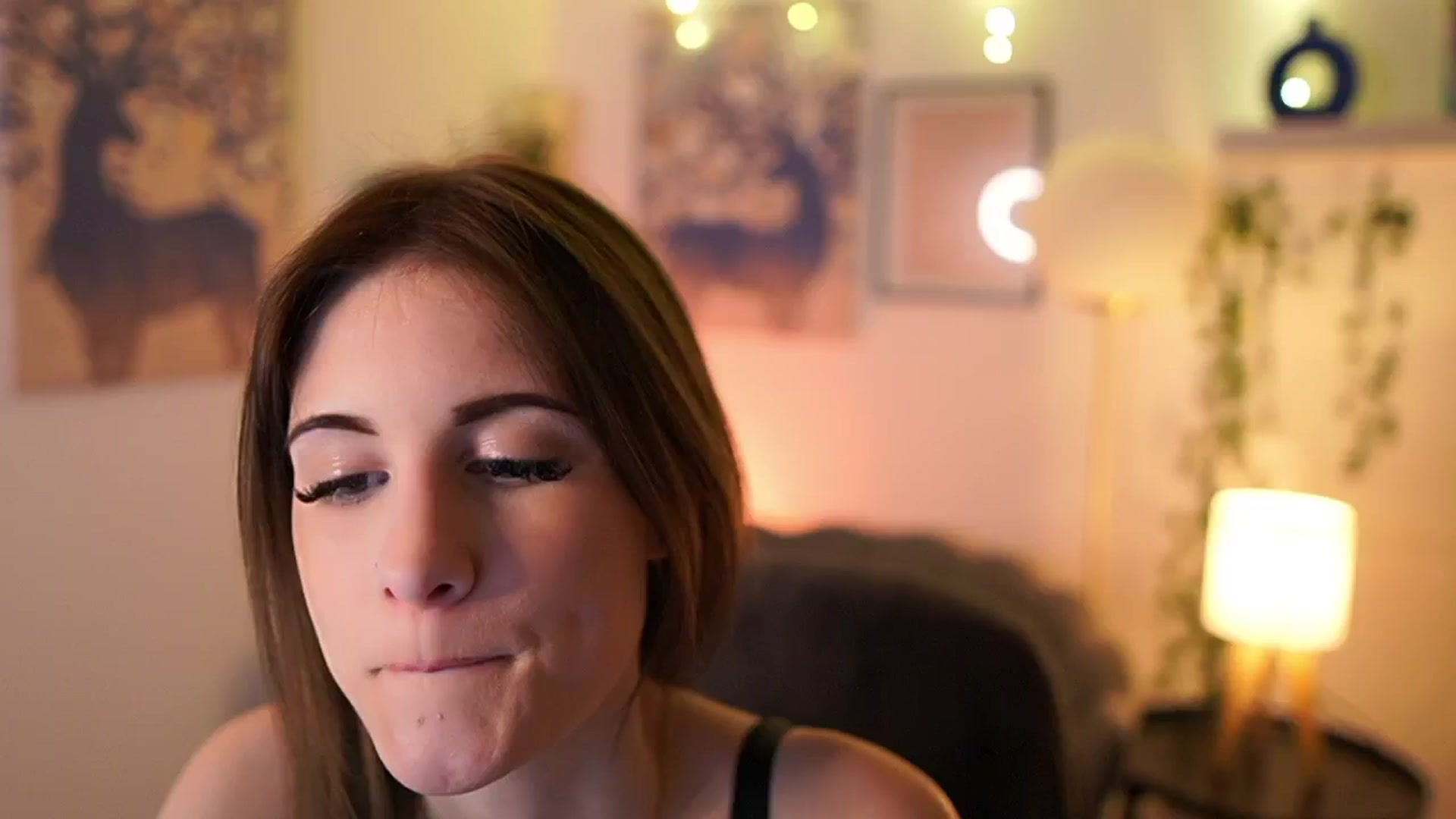 Gallery image thumbnail from Ellie_Shae's myfreecams stream on, 02/01/2025, 19:03 image 3 of 20