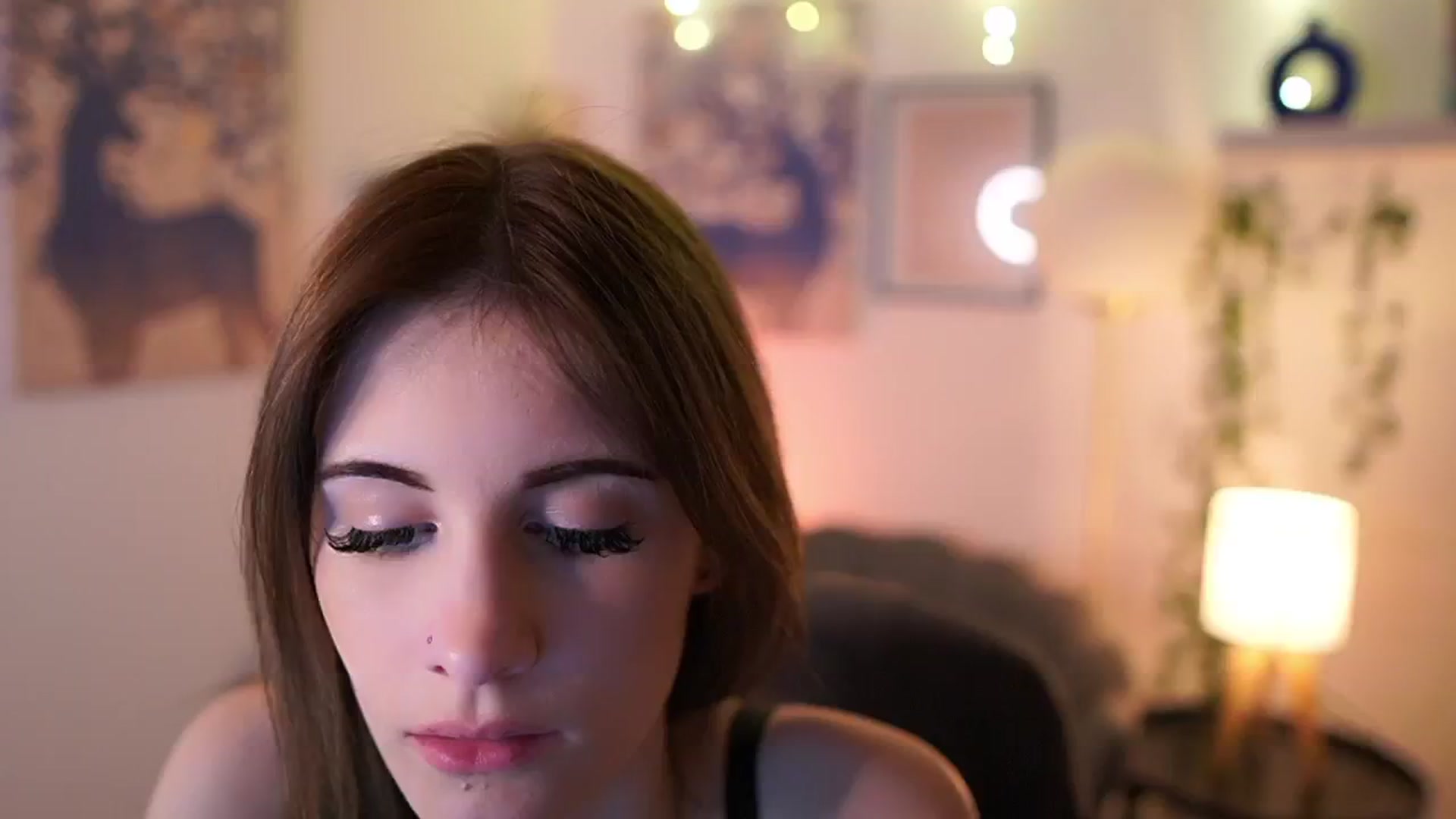 Gallery image thumbnail from Ellie_Shae's myfreecams stream on, 02/01/2025, 19:03 image 9 of 20
