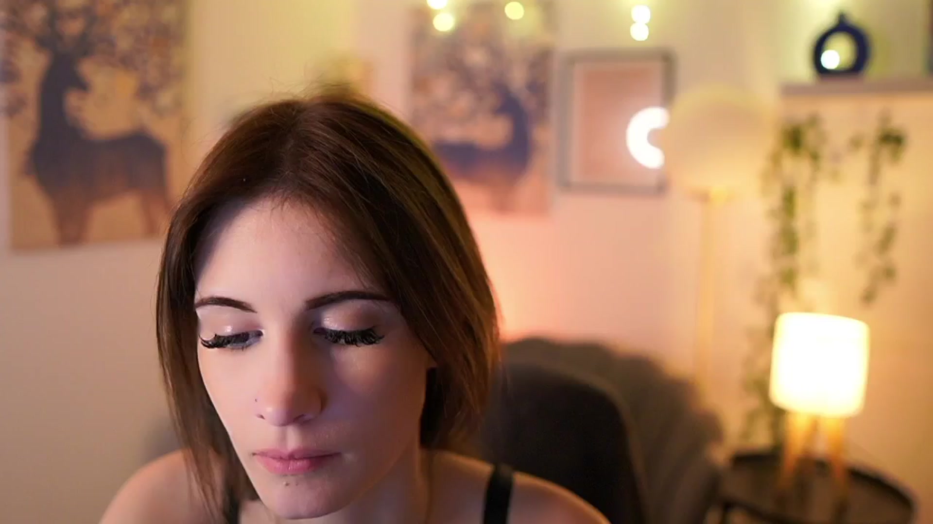 Gallery image thumbnail from Ellie_Shae's myfreecams stream on, 02/01/2025, 19:03 image 1 of 20