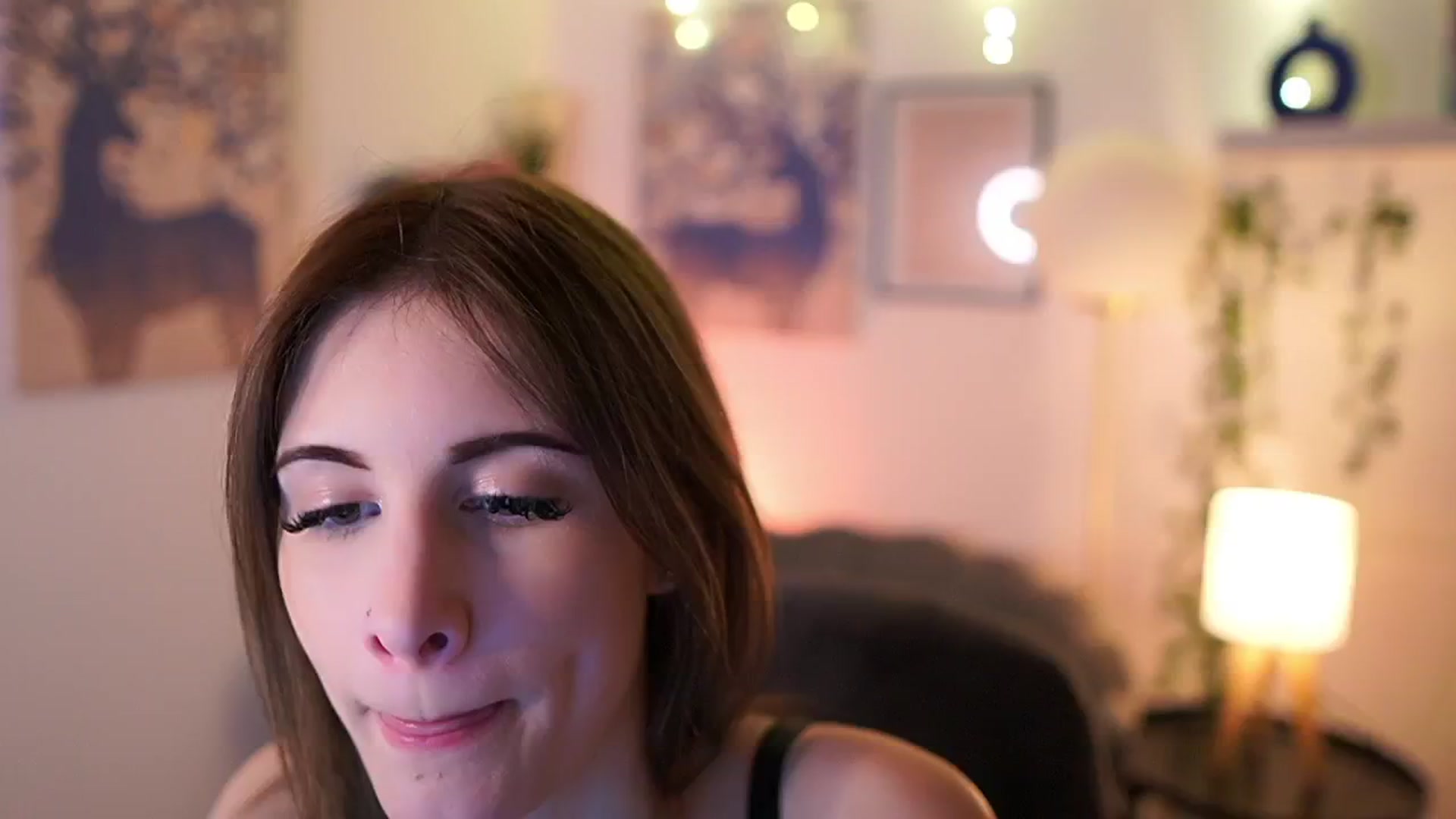 Gallery image thumbnail from Ellie_Shae's myfreecams stream on, 02/01/2025, 19:03 image 12 of 20