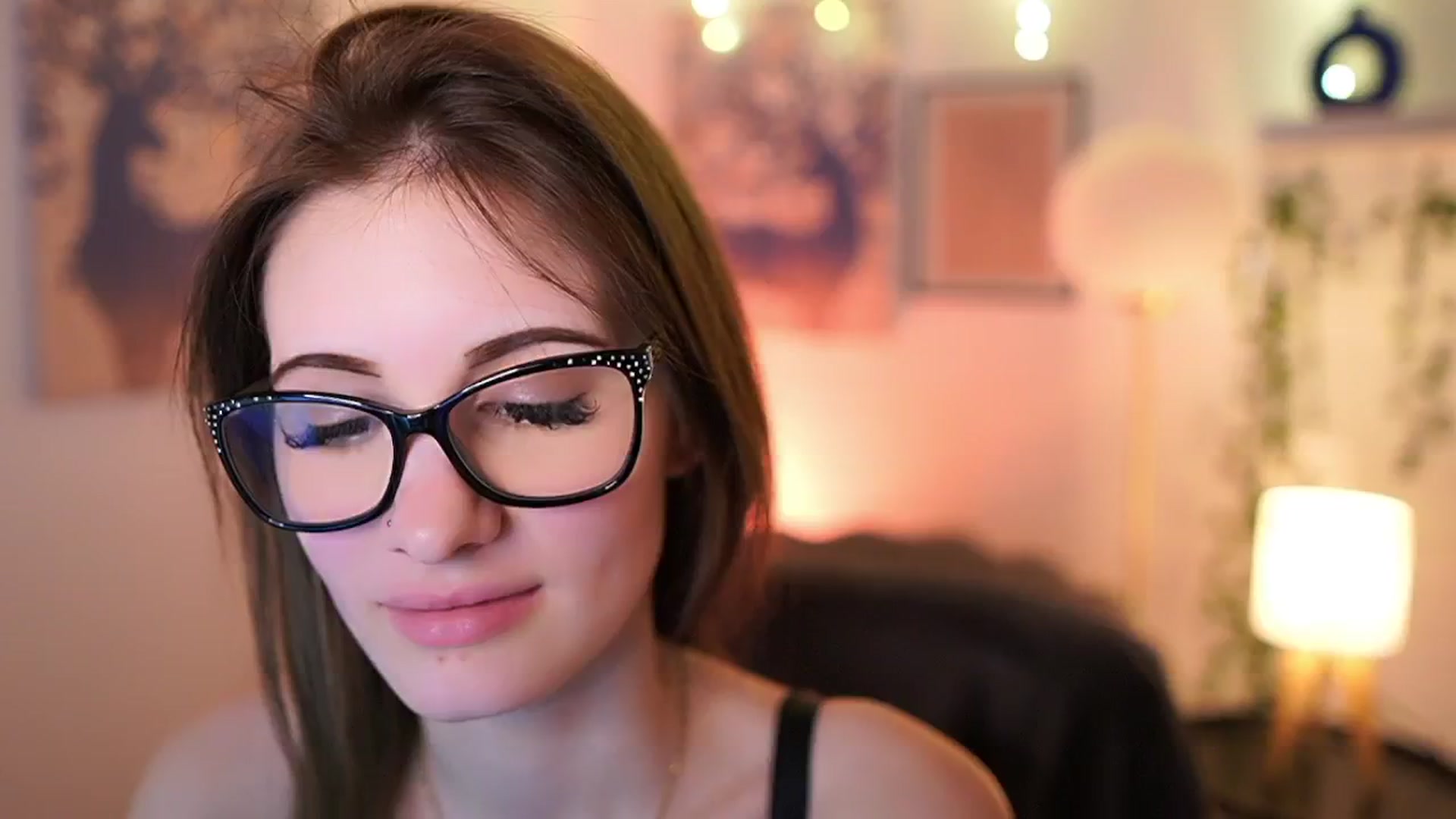 Gallery image thumbnail from Ellie_Shae's myfreecams stream on, 02/02/2025, 15:44 image 13 of 20