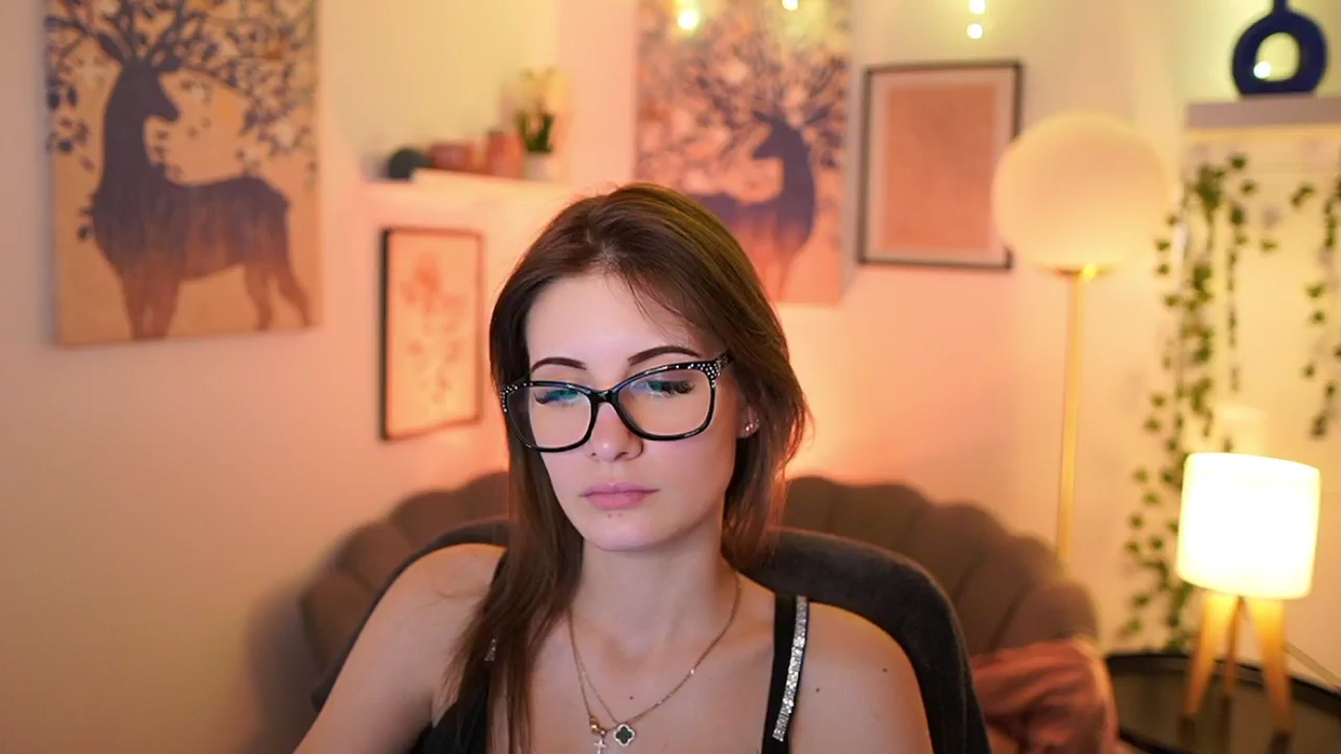 Gallery image thumbnail from Ellie_Shae's myfreecams stream on, 02/02/2025, 17:54 image 17 of 20