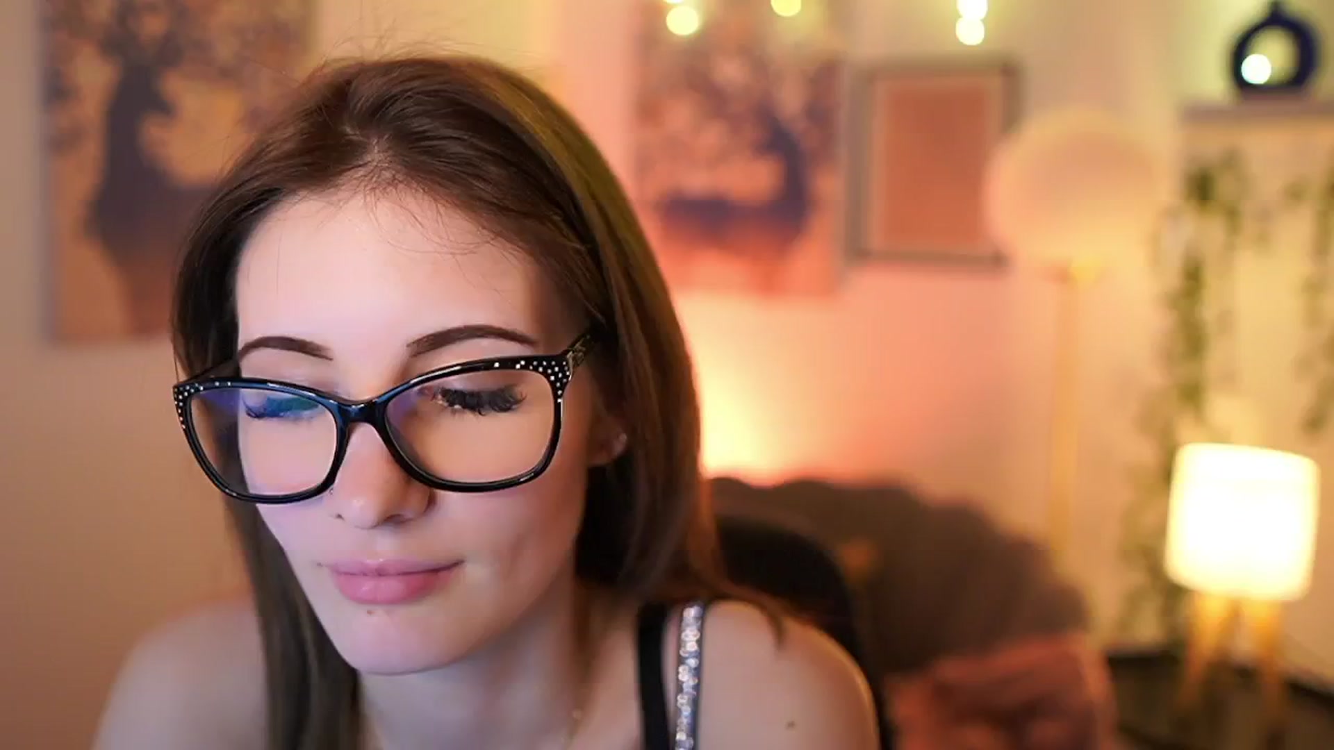 Gallery image thumbnail from Ellie_Shae's myfreecams stream on, 02/02/2025, 17:54 image 12 of 20