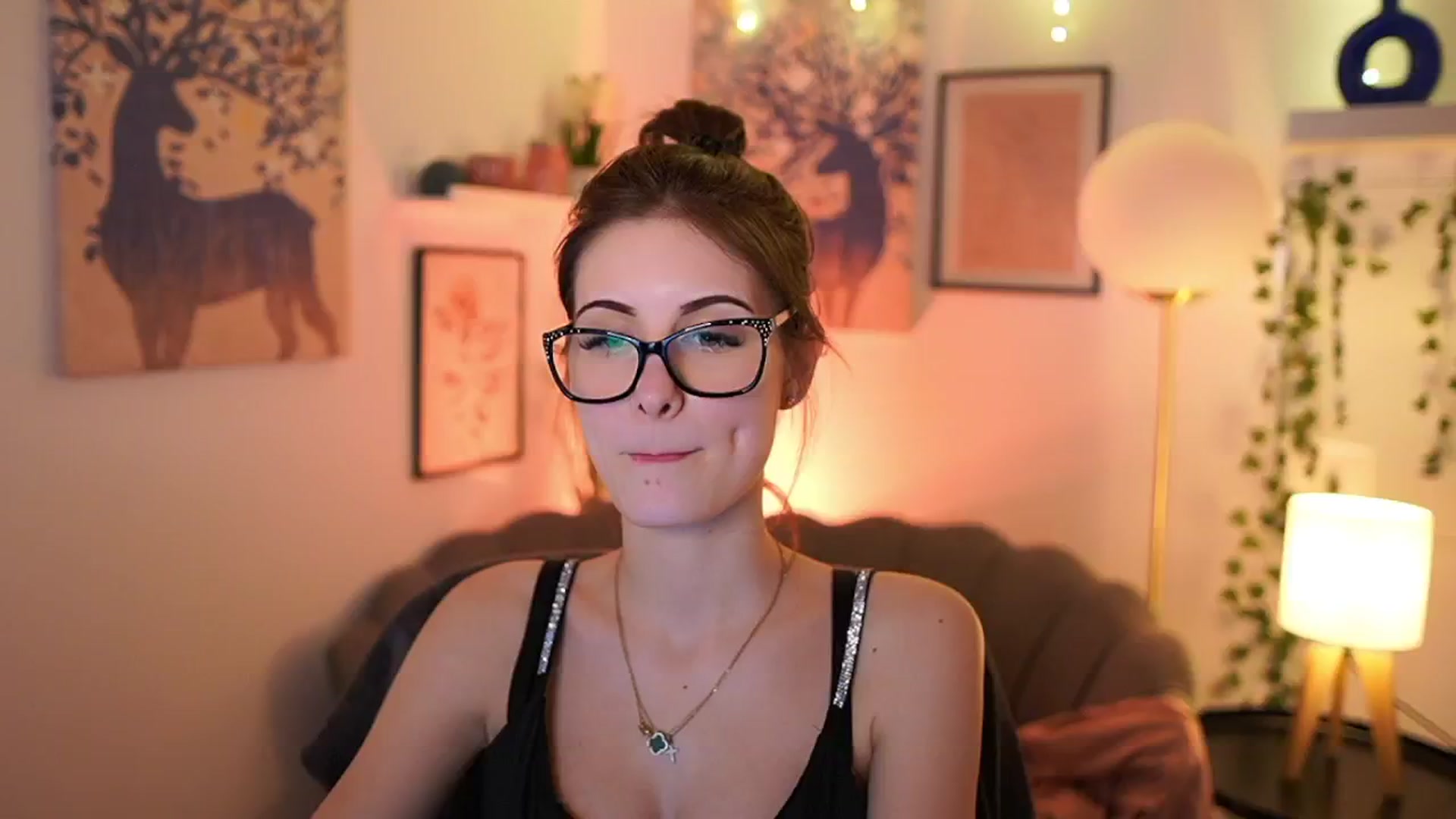 Gallery image thumbnail from Ellie_Shae's myfreecams stream on, 02/02/2025, 17:54 image 1 of 20