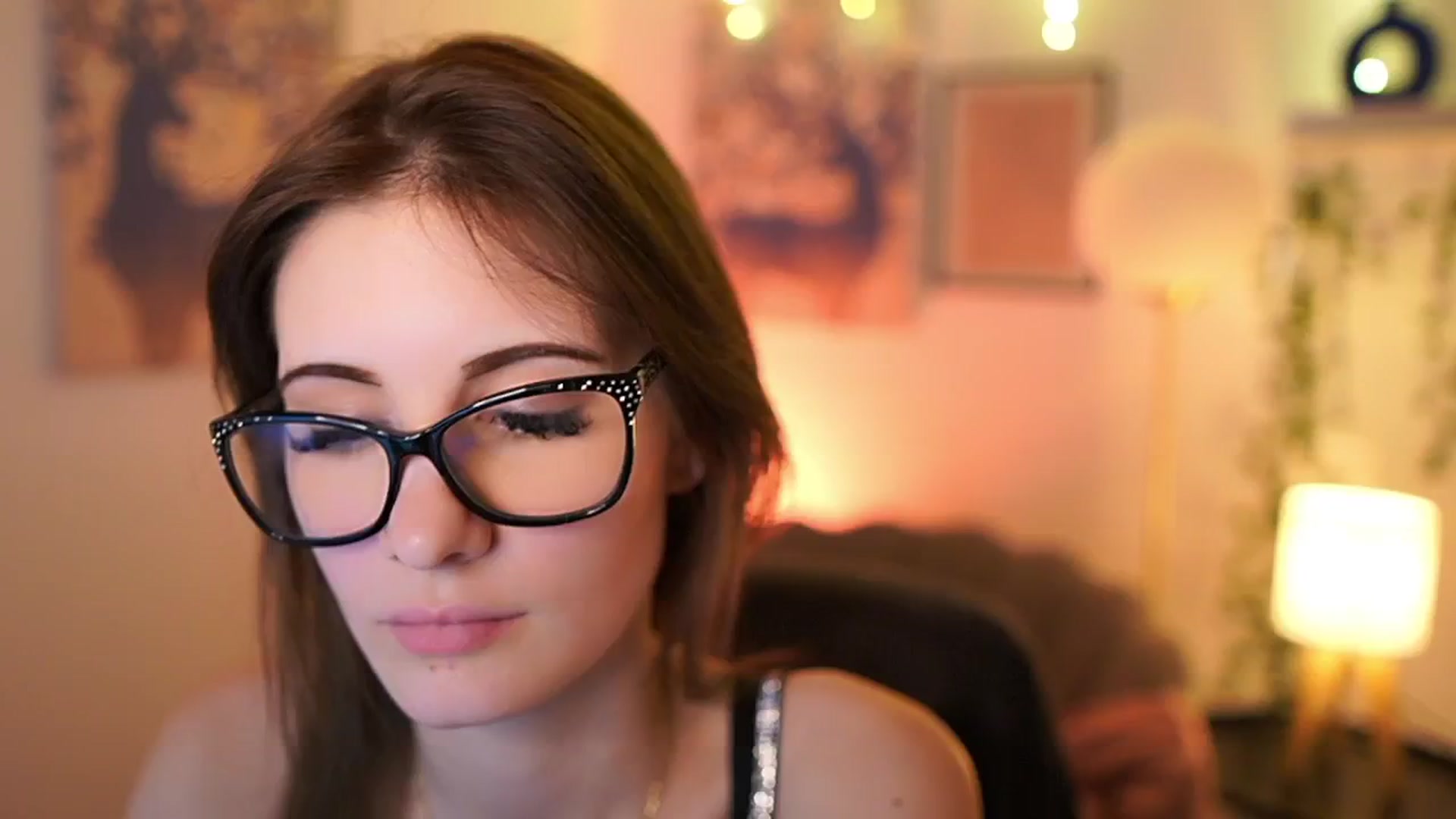 Gallery image thumbnail from Ellie_Shae's myfreecams stream on, 02/02/2025, 17:54 image 18 of 20