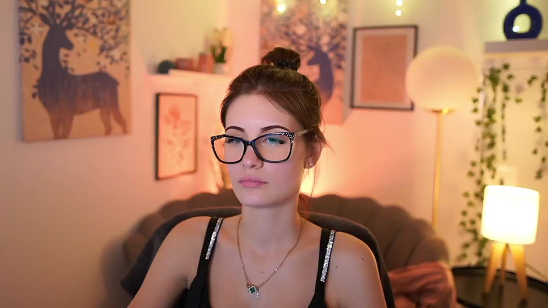 Gallery image thumbnail from Ellie_Shae's myfreecams stream on, 02/02/2025, 17:54 image 5 of 20