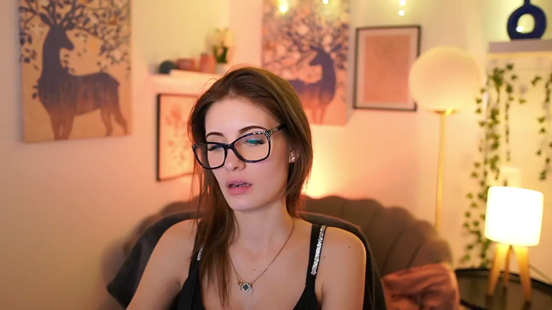 Gallery image thumbnail from Ellie_Shae's myfreecams stream on, 02/02/2025, 17:54 image 6 of 20