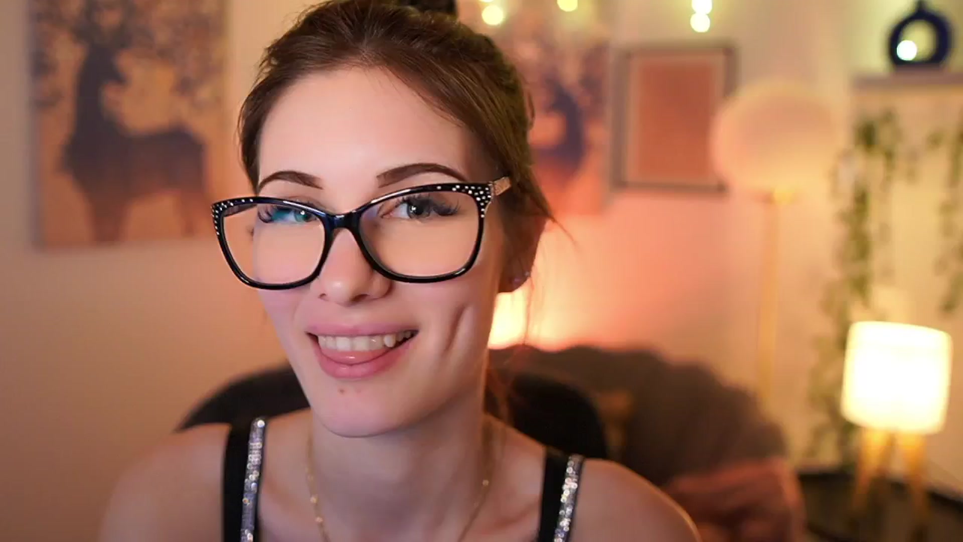 Gallery image thumbnail from Ellie_Shae's myfreecams stream on, 02/02/2025, 17:54 image 3 of 20