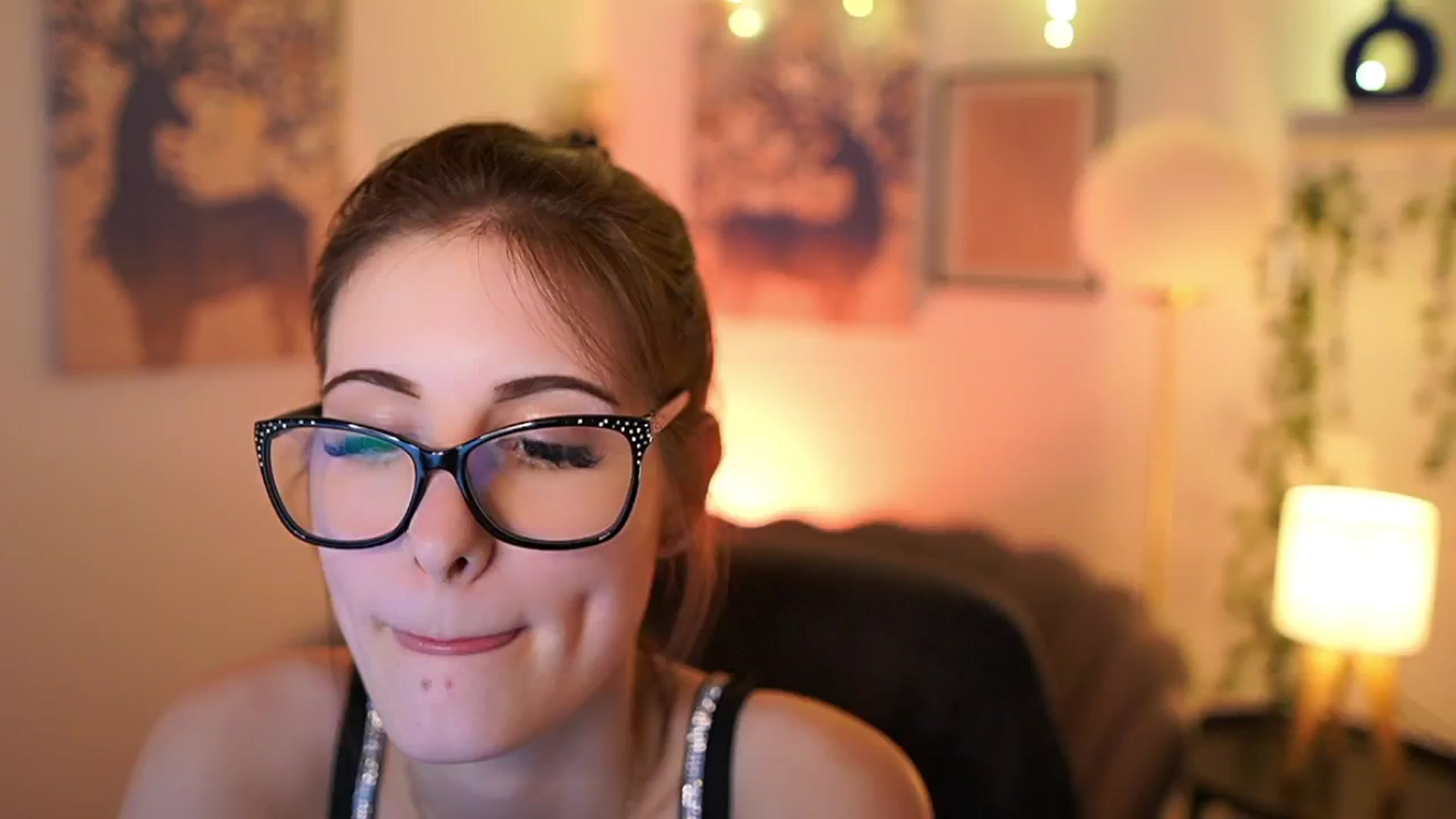 Gallery image thumbnail from Ellie_Shae's myfreecams stream on, 02/02/2025, 19:02 image 4 of 20