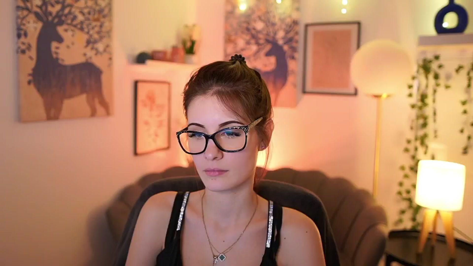Gallery image thumbnail from Ellie_Shae's myfreecams stream on, 02/02/2025, 19:02 image 18 of 20