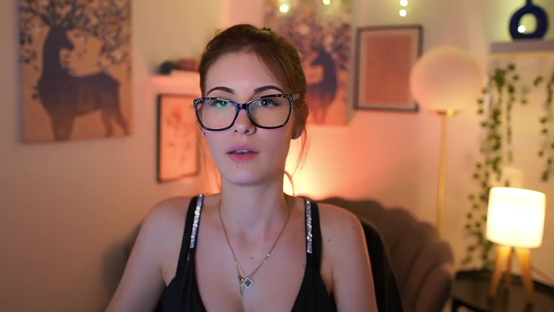 Gallery image thumbnail from Ellie_Shae's myfreecams stream on, 02/02/2025, 19:02 image 11 of 20