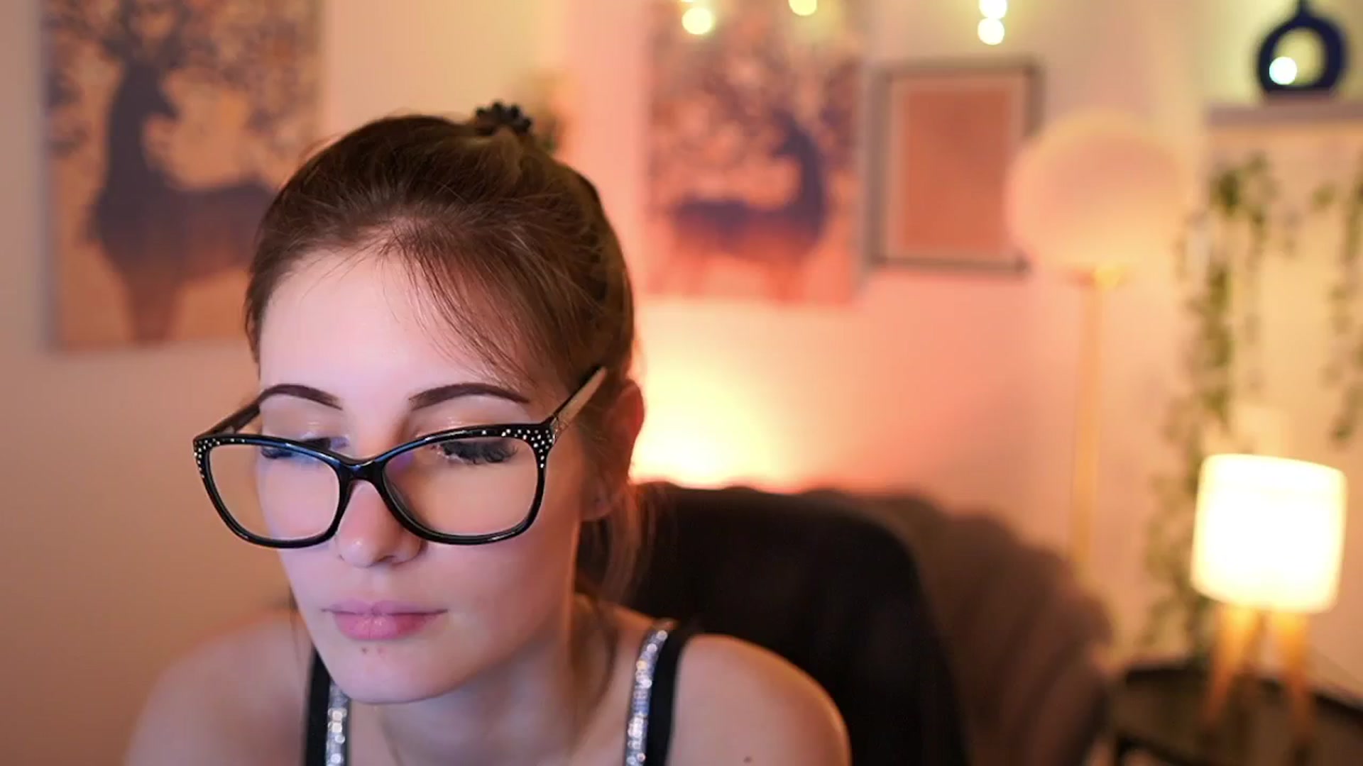 Gallery image thumbnail from Ellie_Shae's myfreecams stream on, 02/02/2025, 19:02 image 1 of 20
