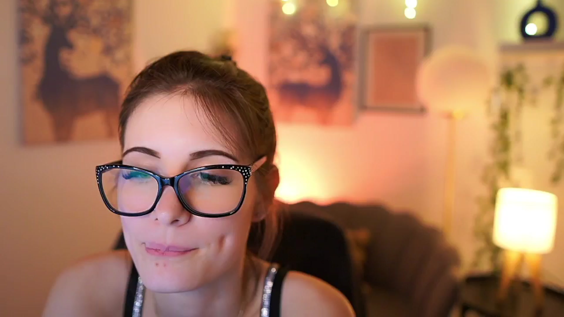 Gallery image thumbnail from Ellie_Shae's myfreecams stream on, 02/02/2025, 19:02 image 3 of 20