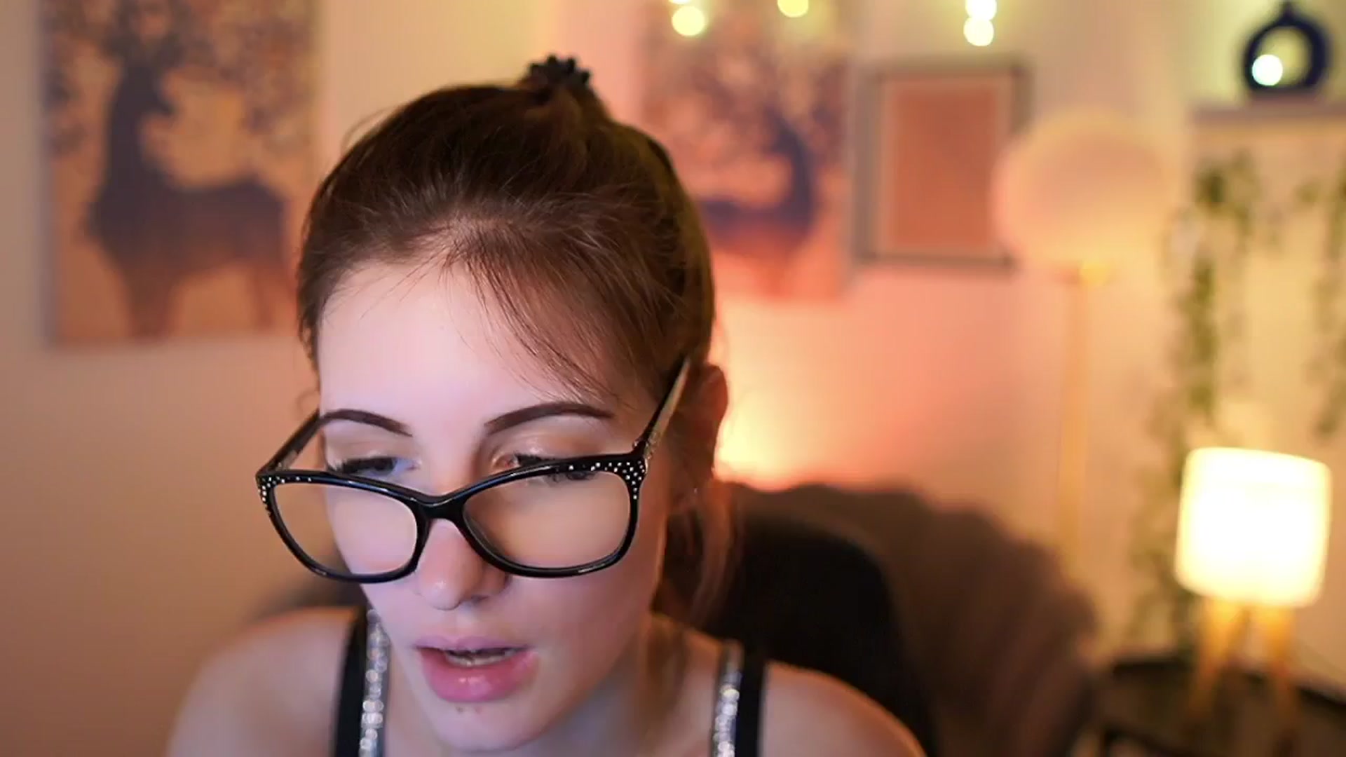Gallery image thumbnail from Ellie_Shae's myfreecams stream on, 02/02/2025, 19:02 image 10 of 20