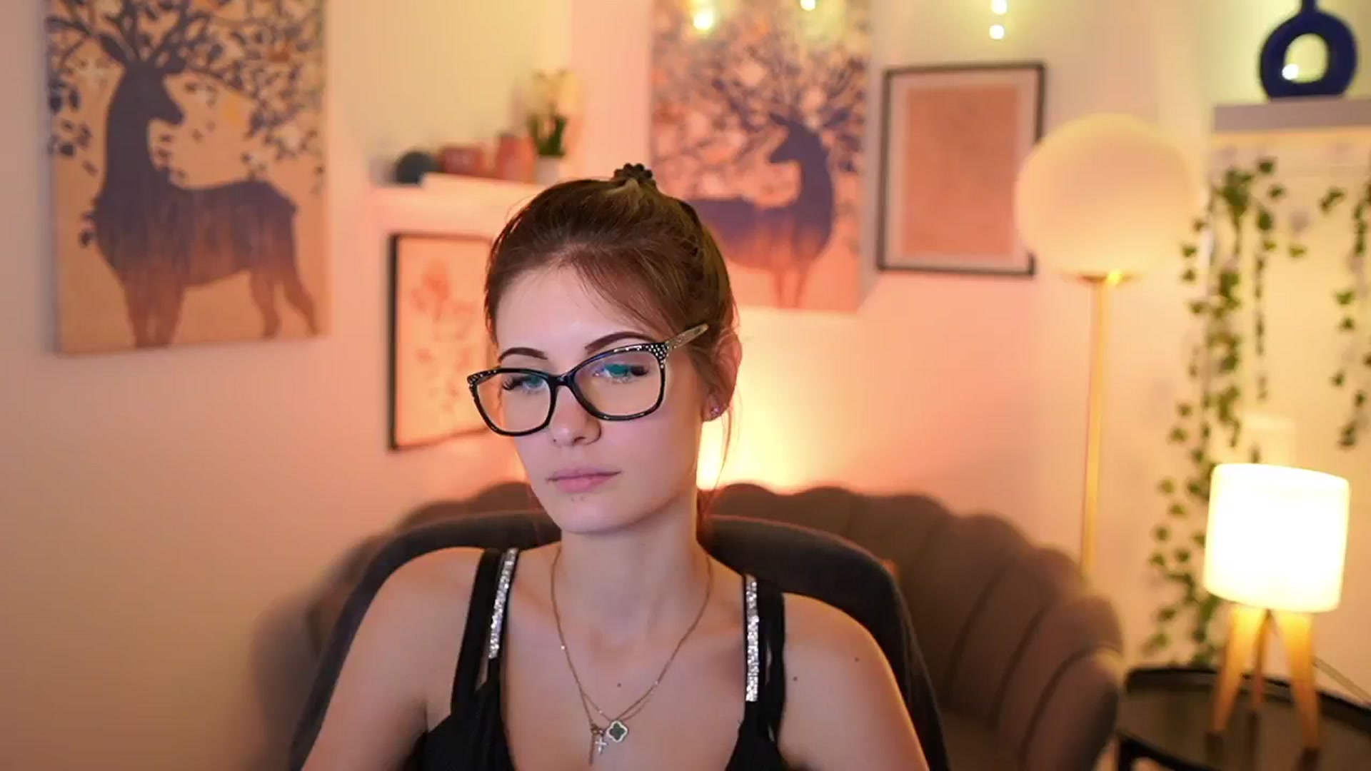 Gallery image thumbnail from Ellie_Shae's myfreecams stream on, 02/02/2025, 19:02 image 16 of 20