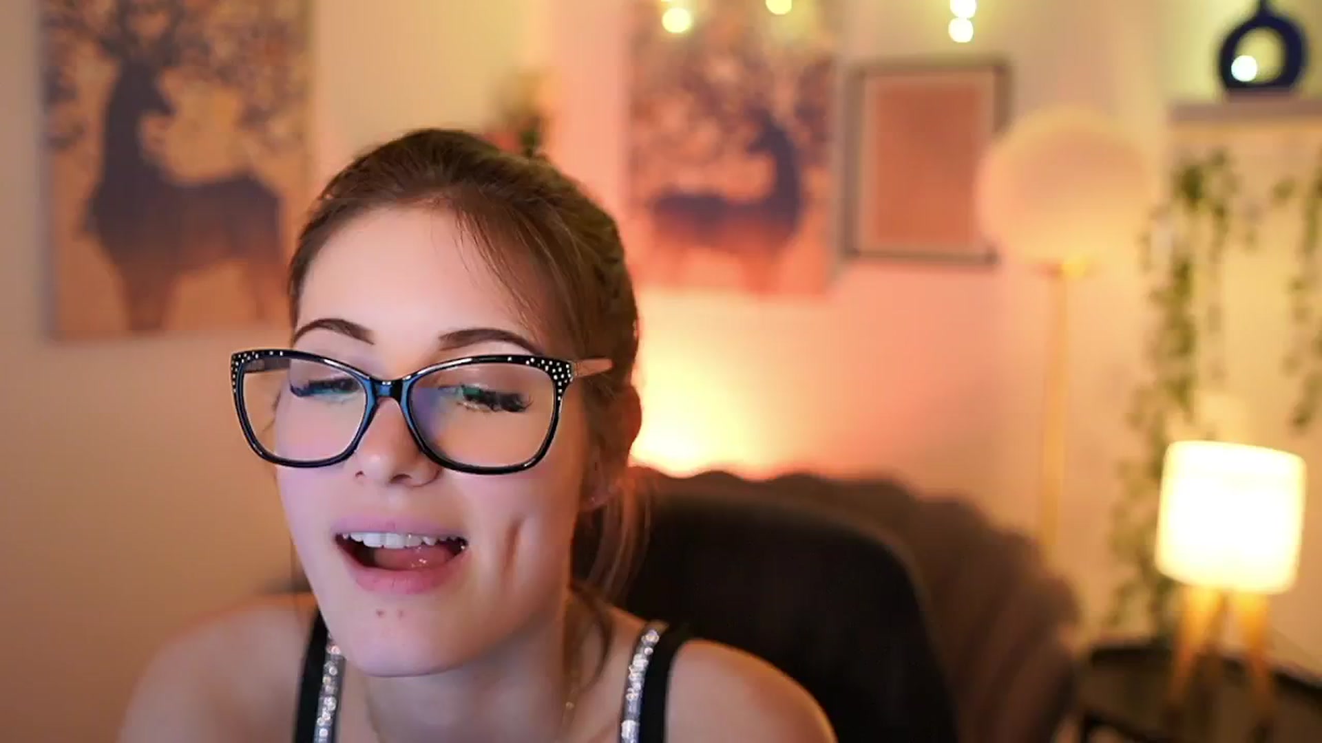Gallery image thumbnail from Ellie_Shae's myfreecams stream on, 02/02/2025, 19:02 image 2 of 20