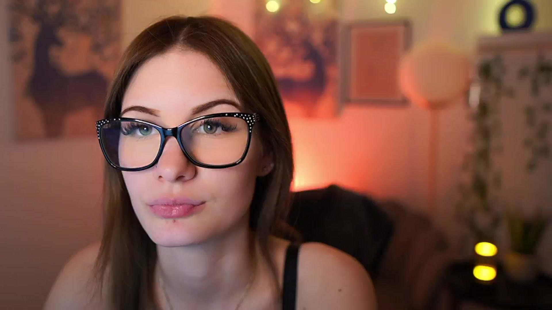 Gallery image thumbnail from Ellie_Shae's myfreecams stream on, 02/04/2025, 14:39 image 12 of 20