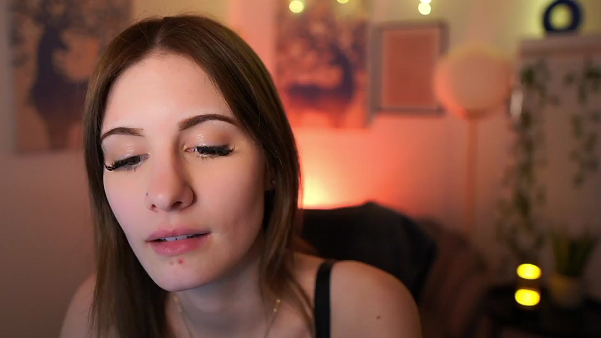 Gallery image thumbnail from Ellie_Shae's myfreecams stream on, 02/04/2025, 14:39 image 8 of 20