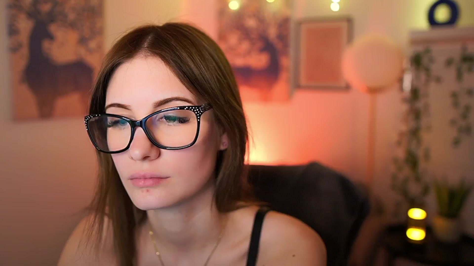Gallery image thumbnail from Ellie_Shae's myfreecams stream on, 02/04/2025, 15:08 image 7 of 20