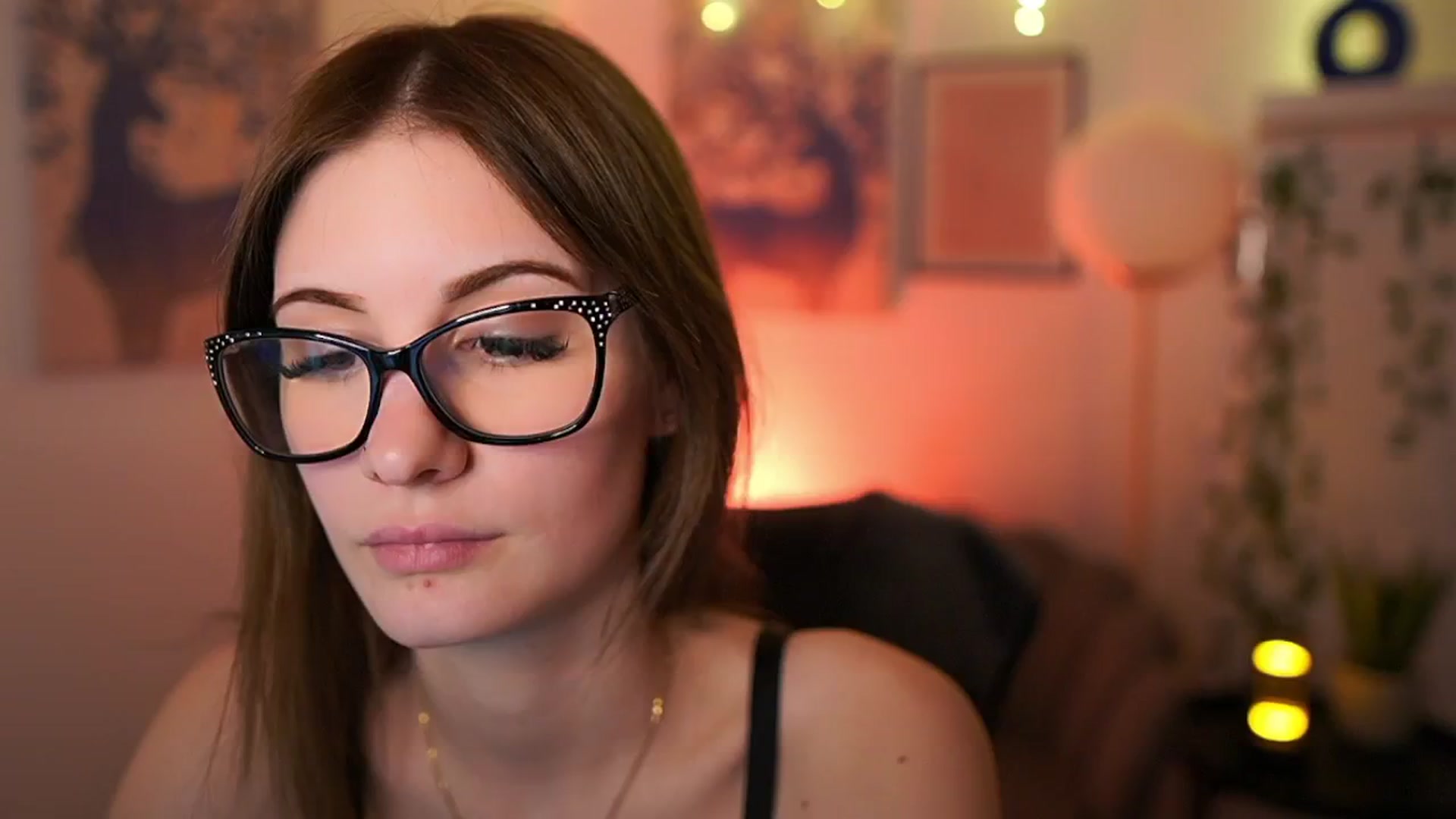 Gallery image thumbnail from Ellie_Shae's myfreecams stream on, 02/04/2025, 15:08 image 4 of 20